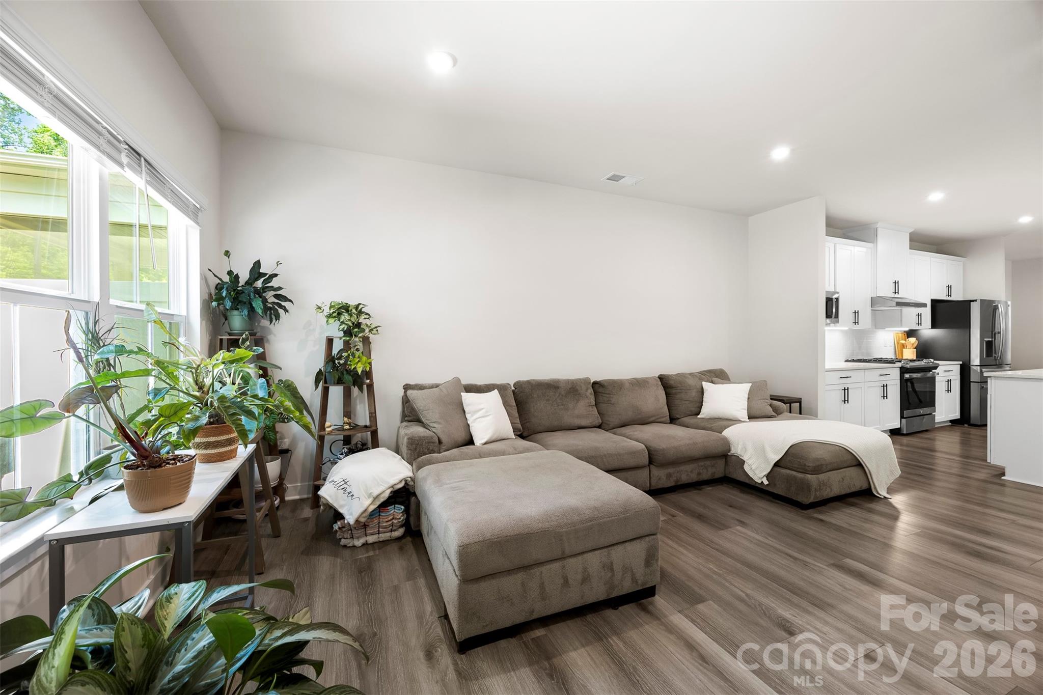 6325 Ashton Park Drive Property Photo 11