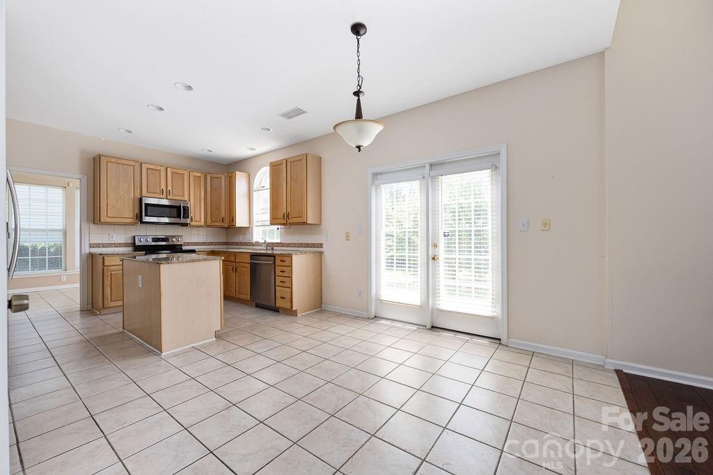 9512 Autumn Applause Drive Property Photo 9