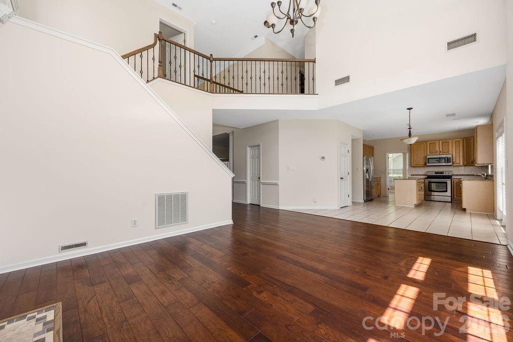 9512 Autumn Applause Drive Property Photo 17