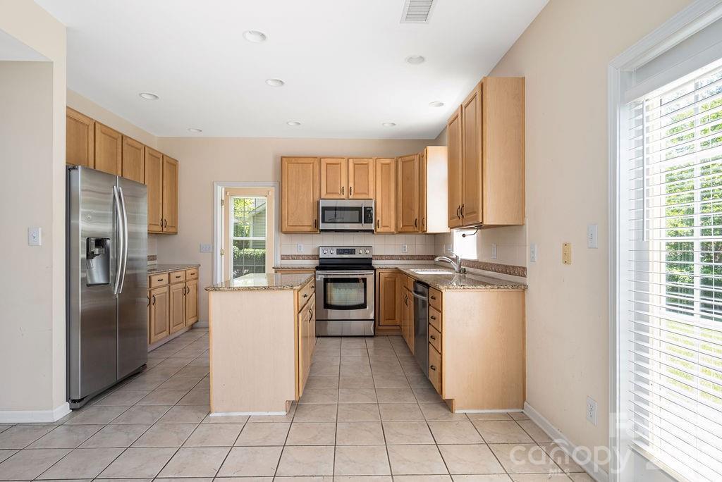 9512 Autumn Applause Drive Property Photo 25