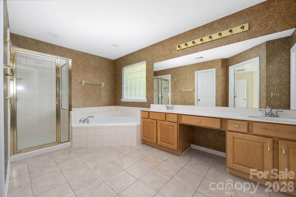 9512 Autumn Applause Drive Property Photo 31