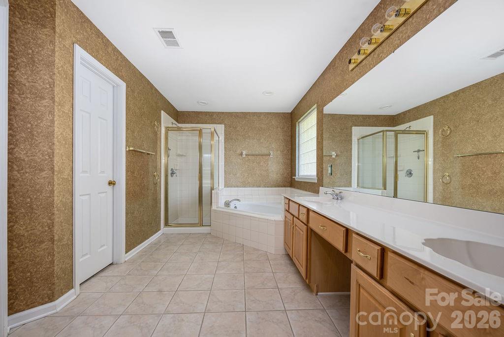 9512 Autumn Applause Drive Property Photo 32