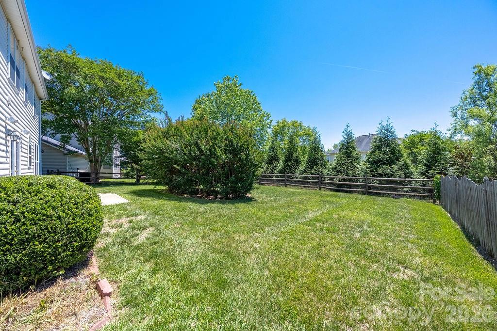 9512 Autumn Applause Drive Property Photo 44