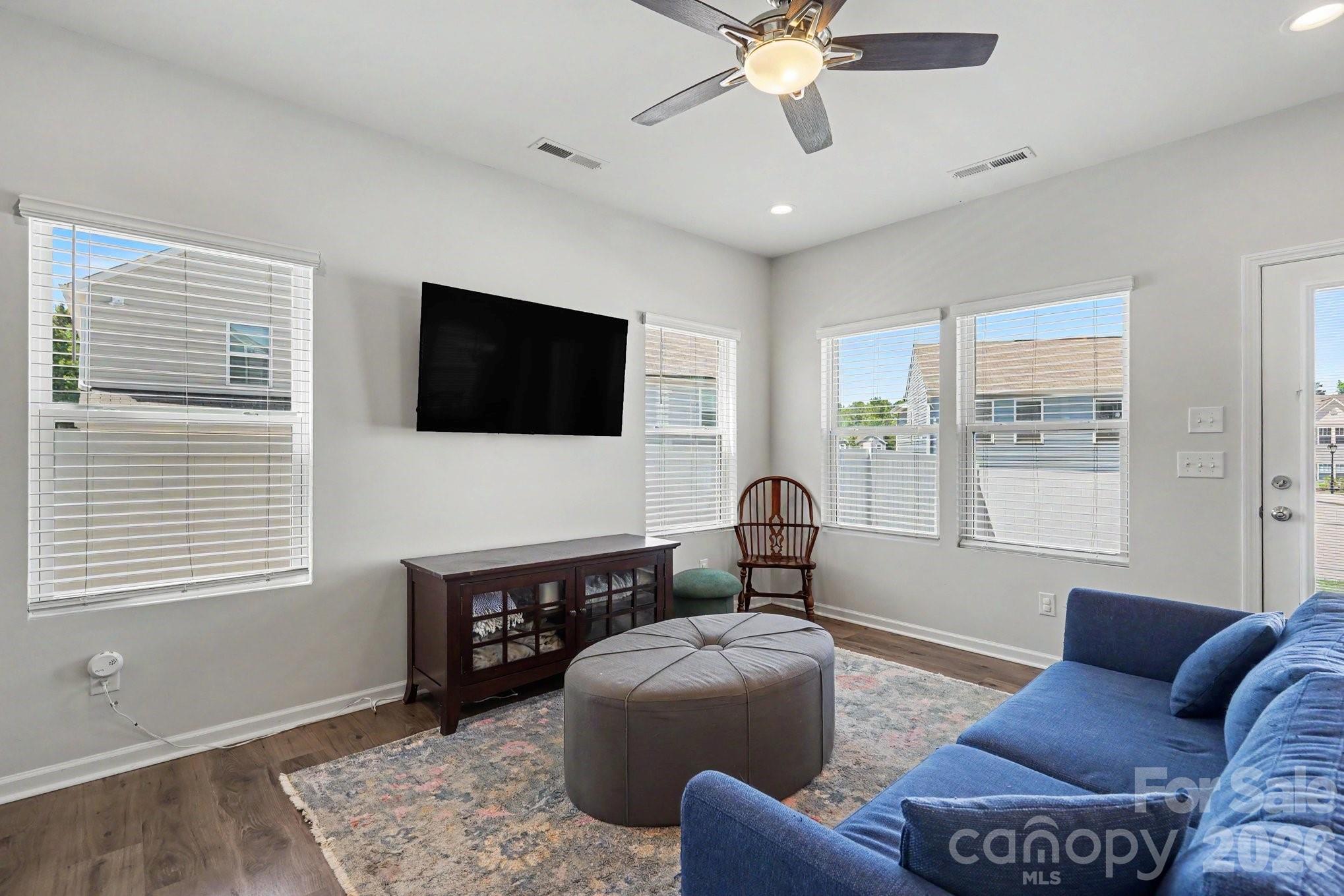 328 Bluebonnet Drive Property Photo 8