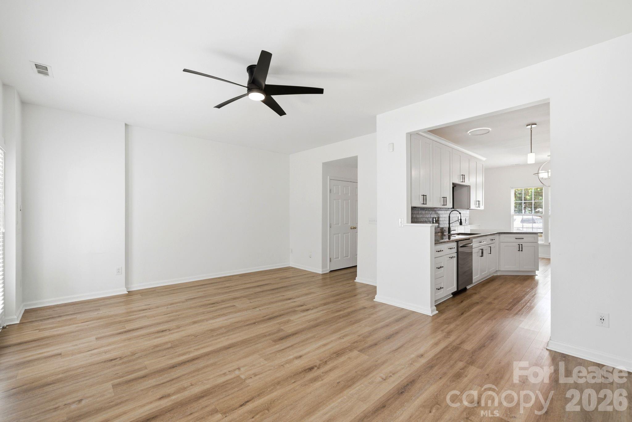 12309 Jessica Place Property Photo 4