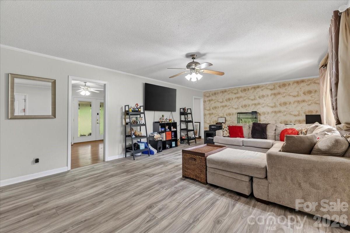 1303 Wildwood Drive Property Photo 4