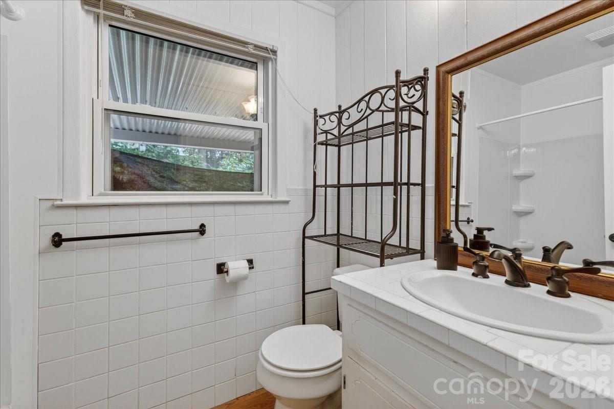 1303 Wildwood Drive Property Photo 17