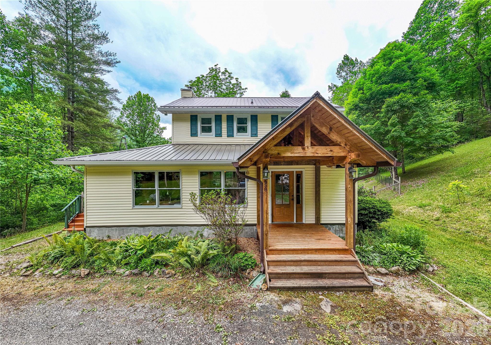 658 Tilley Creek Road Property Photo 1
