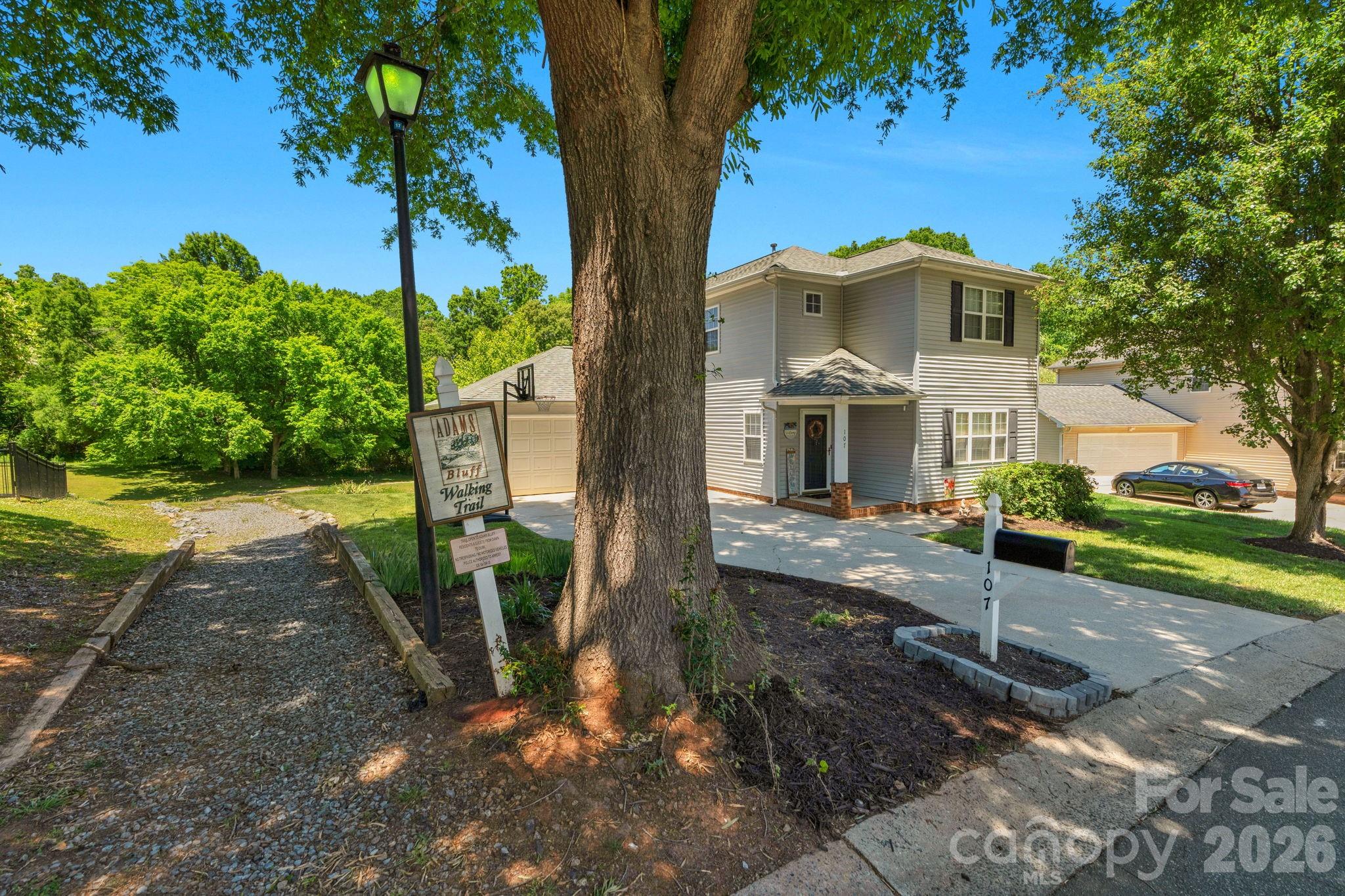 107 Howe Street Property Photo 2