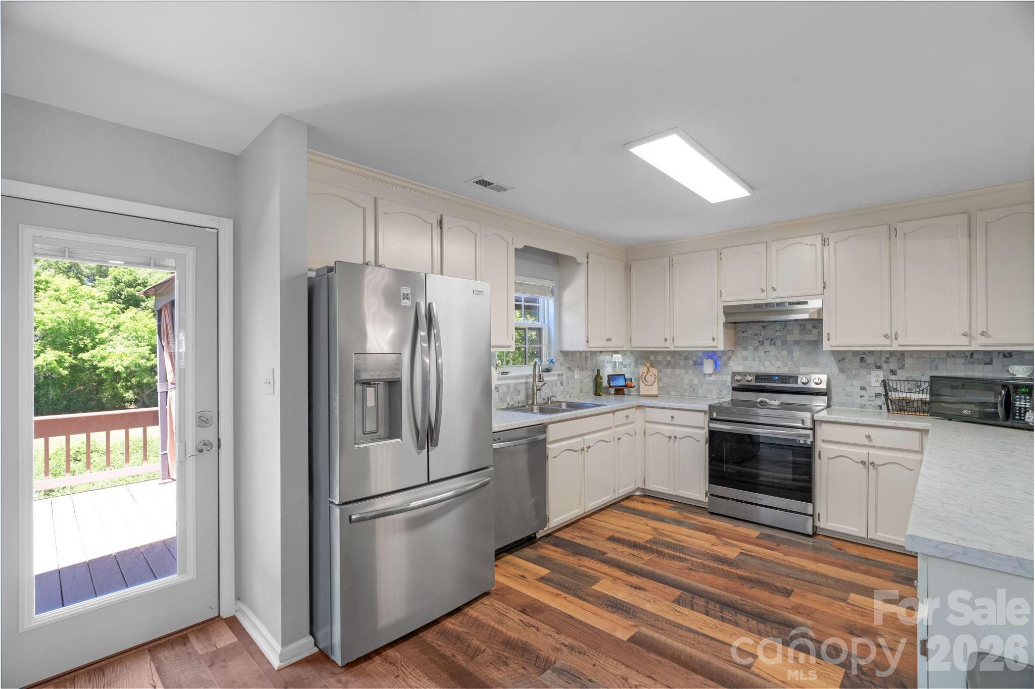 107 Howe Street Property Photo 14