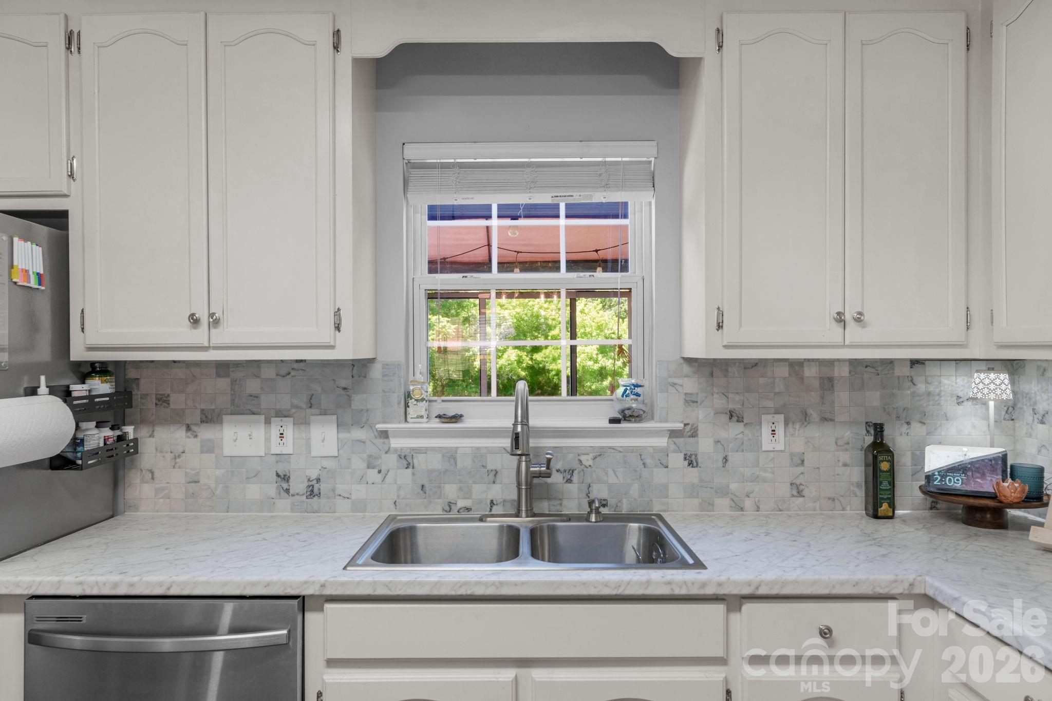 107 Howe Street Property Photo 15