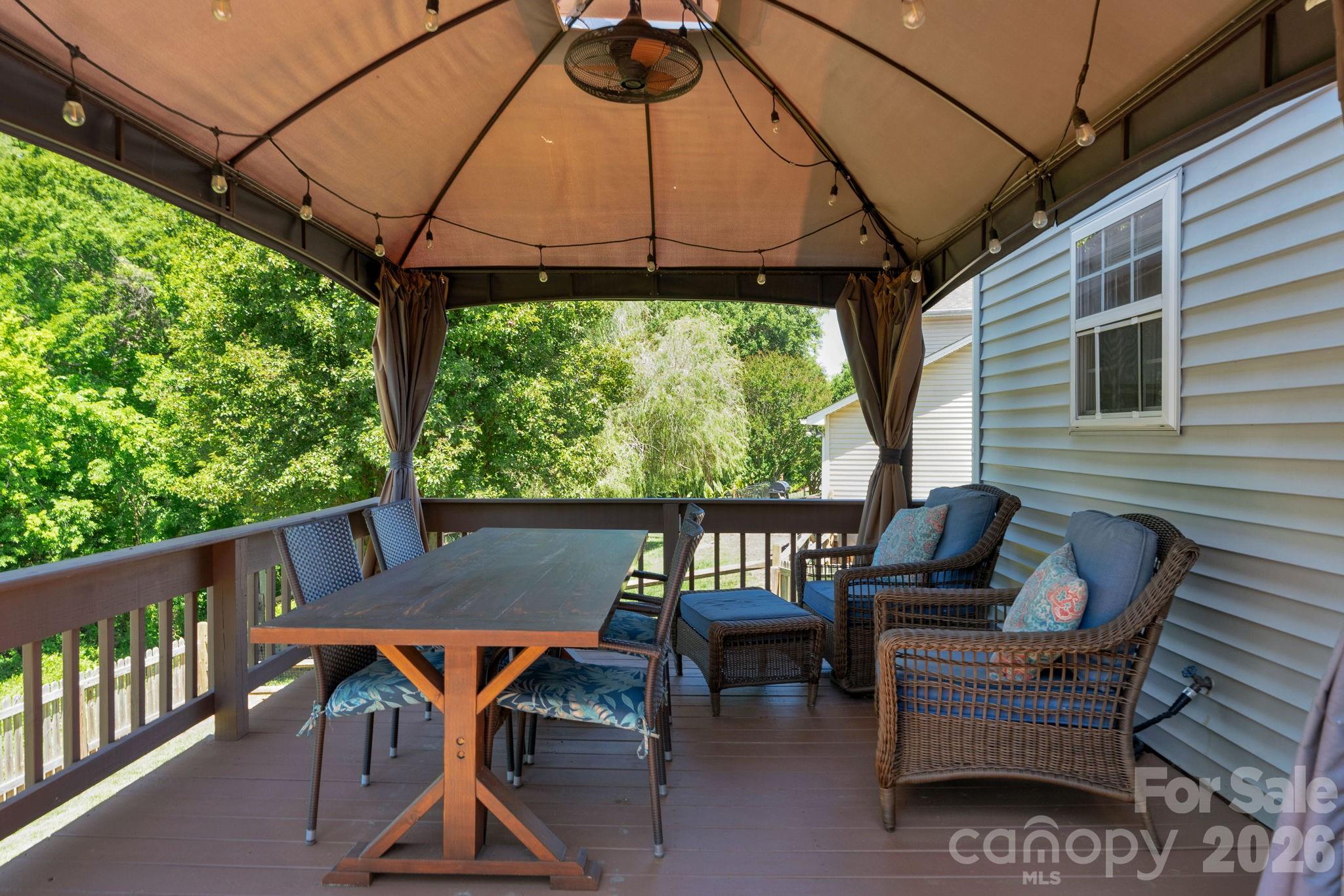 107 Howe Street Property Photo 37