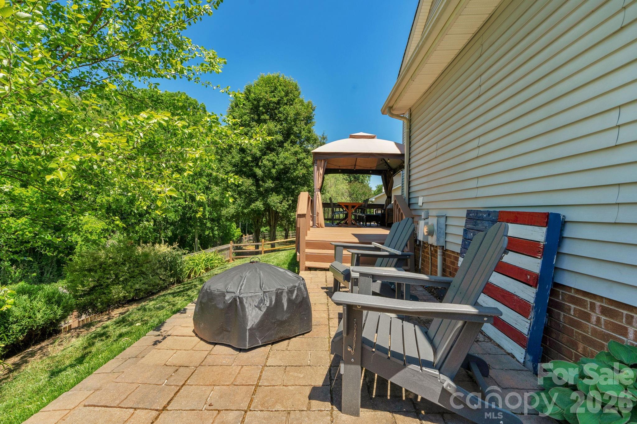 107 Howe Street Property Photo 40