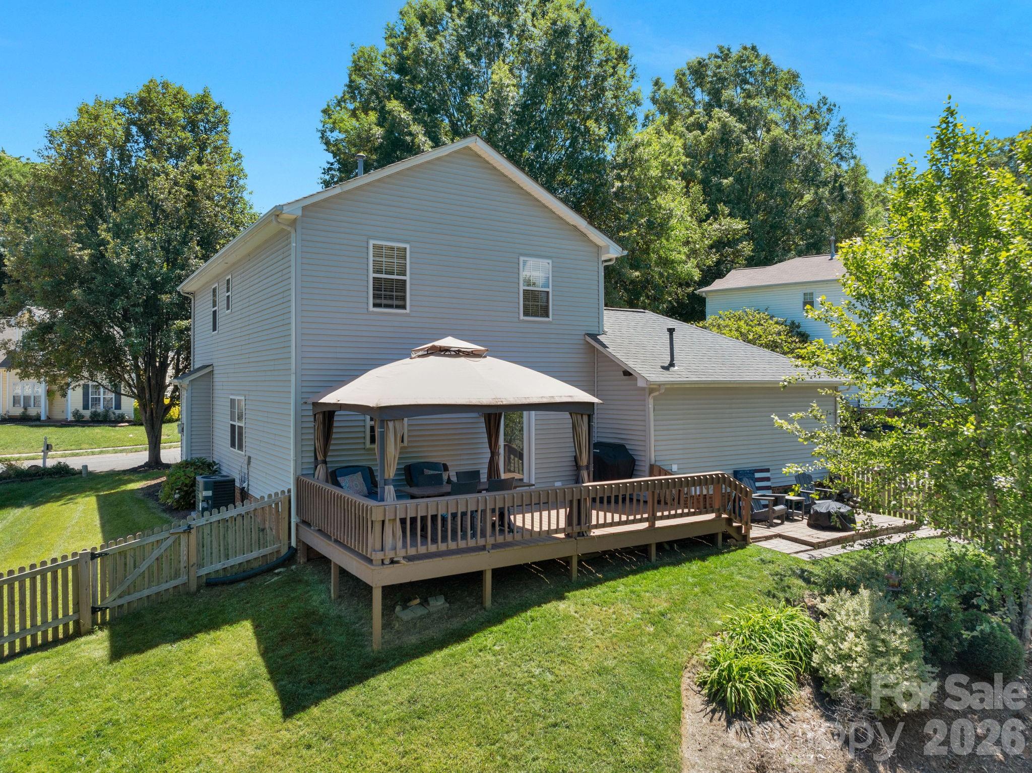 107 Howe Street Property Photo 42