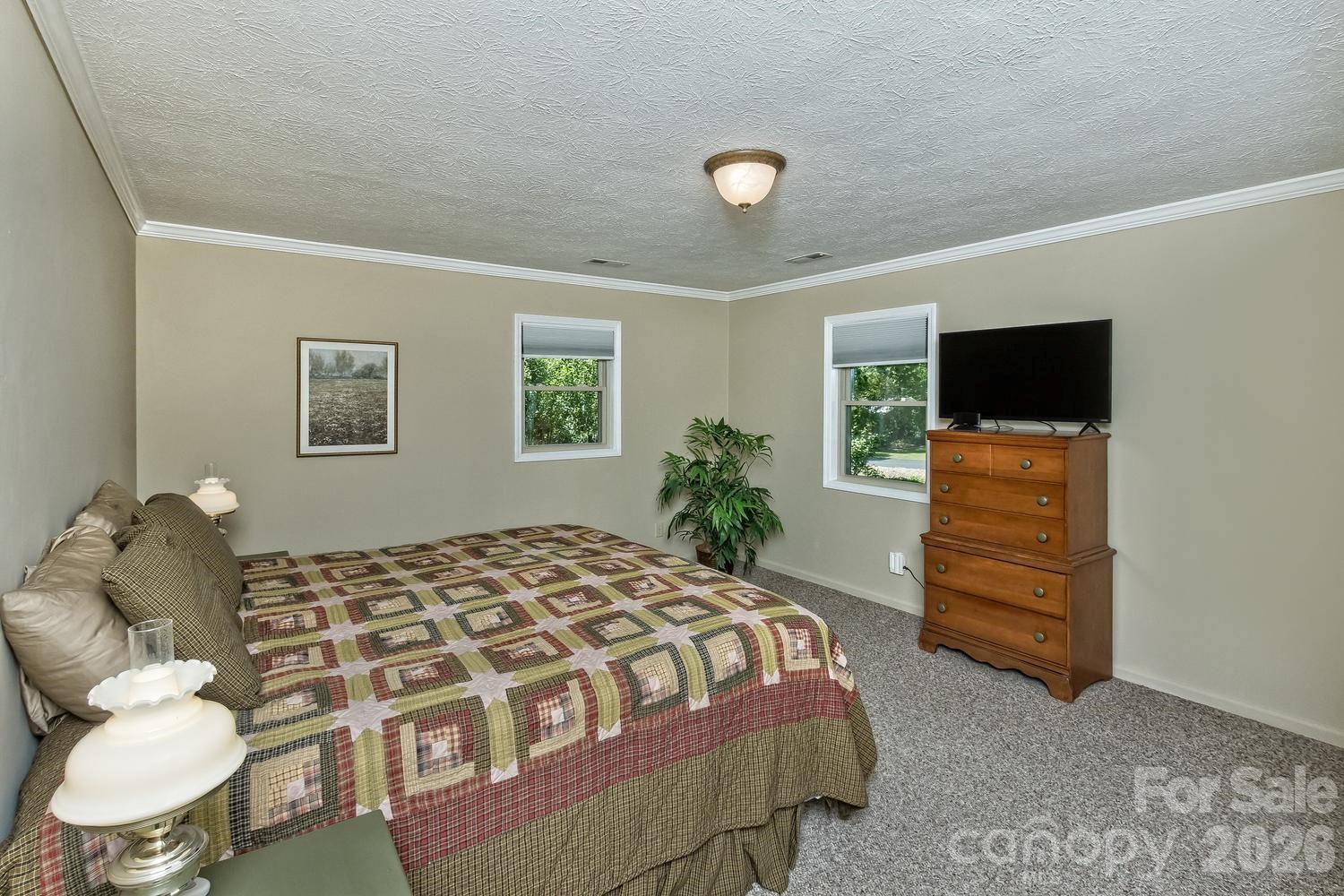 29 S Greenwood Forest Drive Property Photo 15