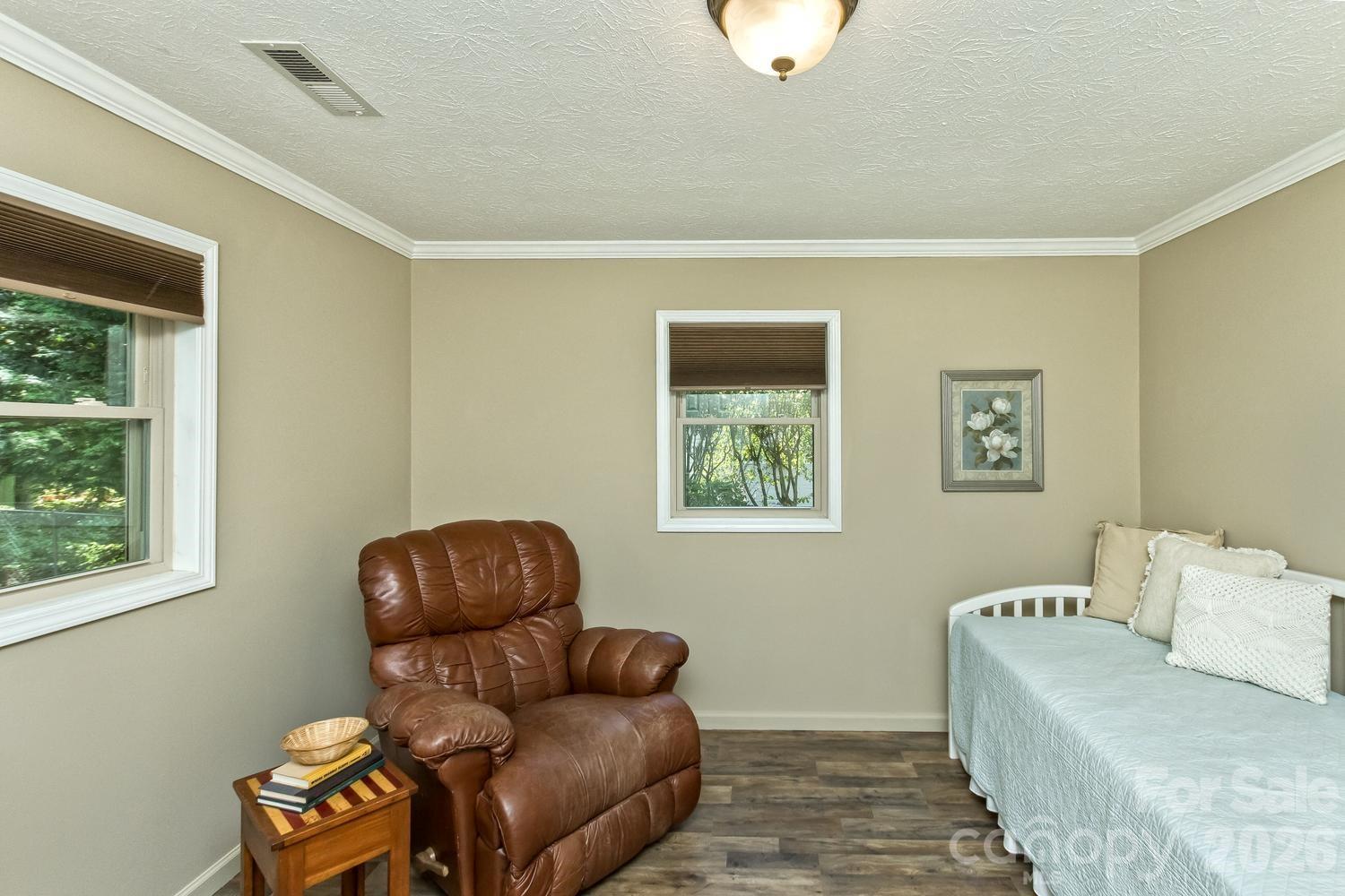 29 S Greenwood Forest Drive Property Photo 32