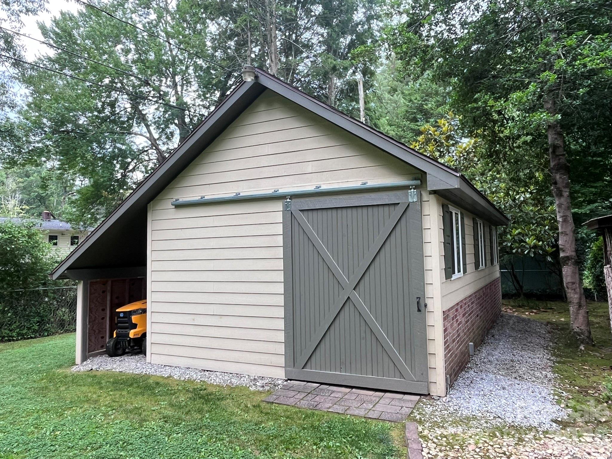29 S Greenwood Forest Drive Property Photo 38