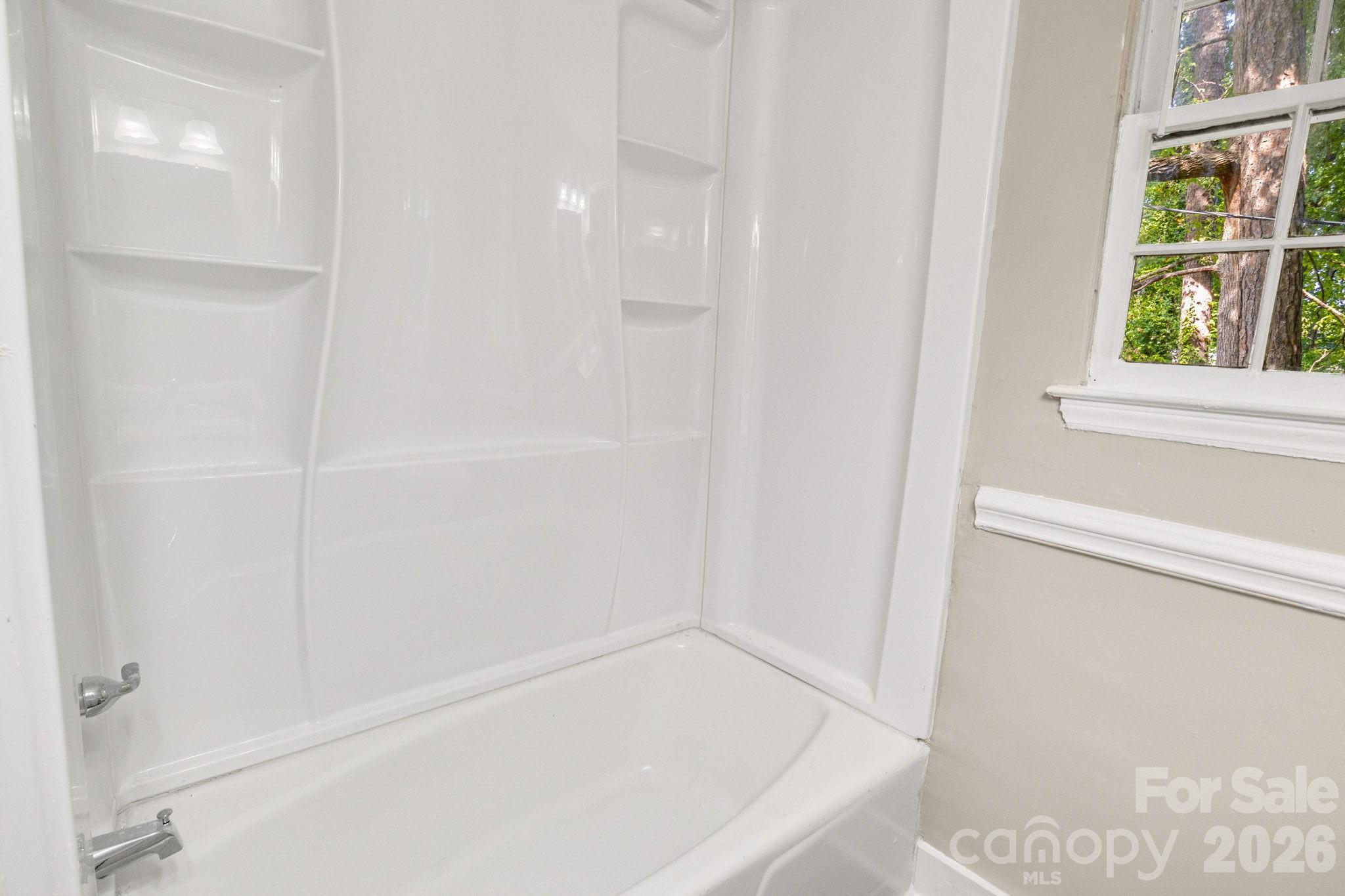 3637 Glenville Avenue Property Photo 11