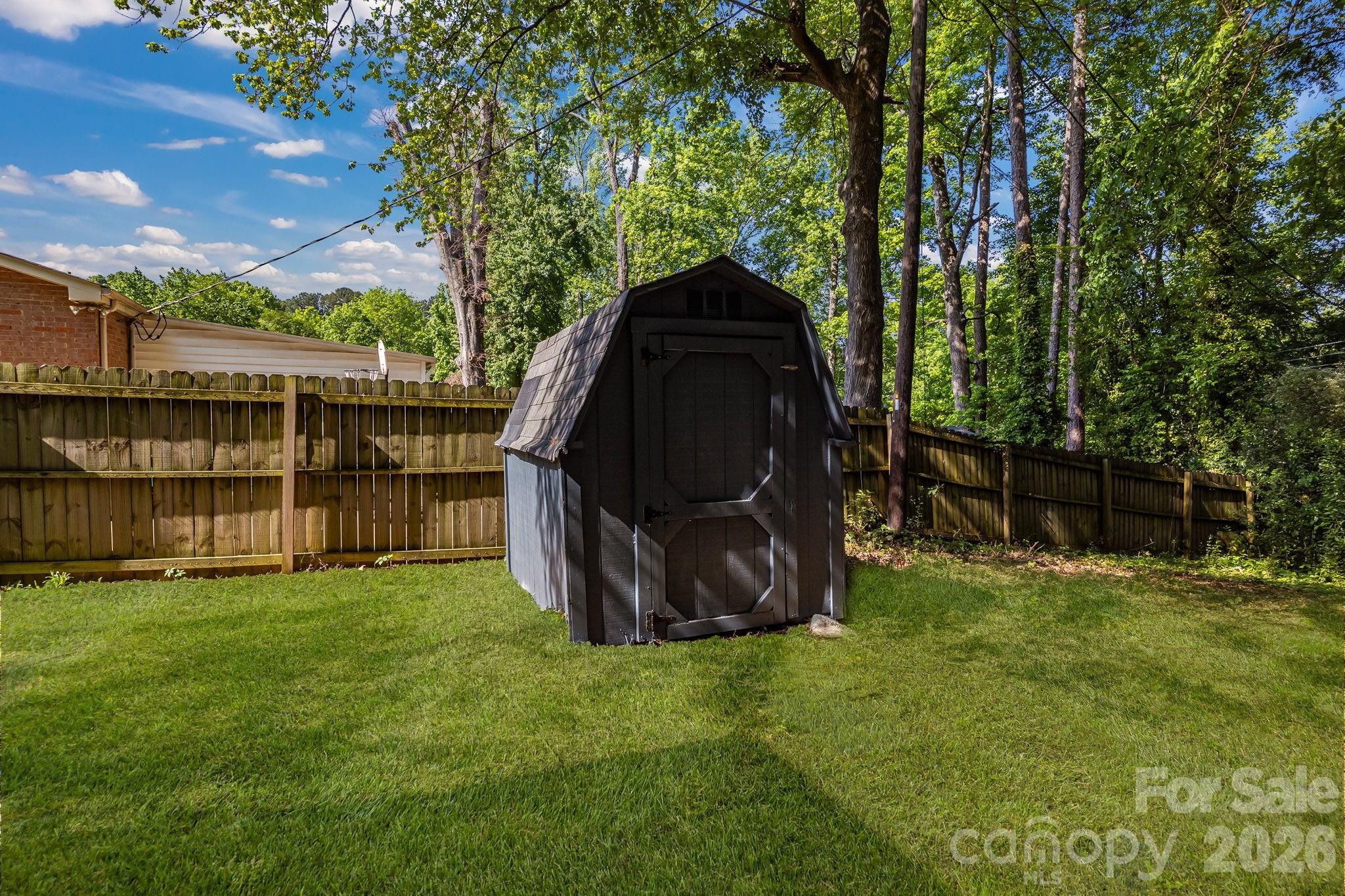 3637 Glenville Avenue Property Photo 15