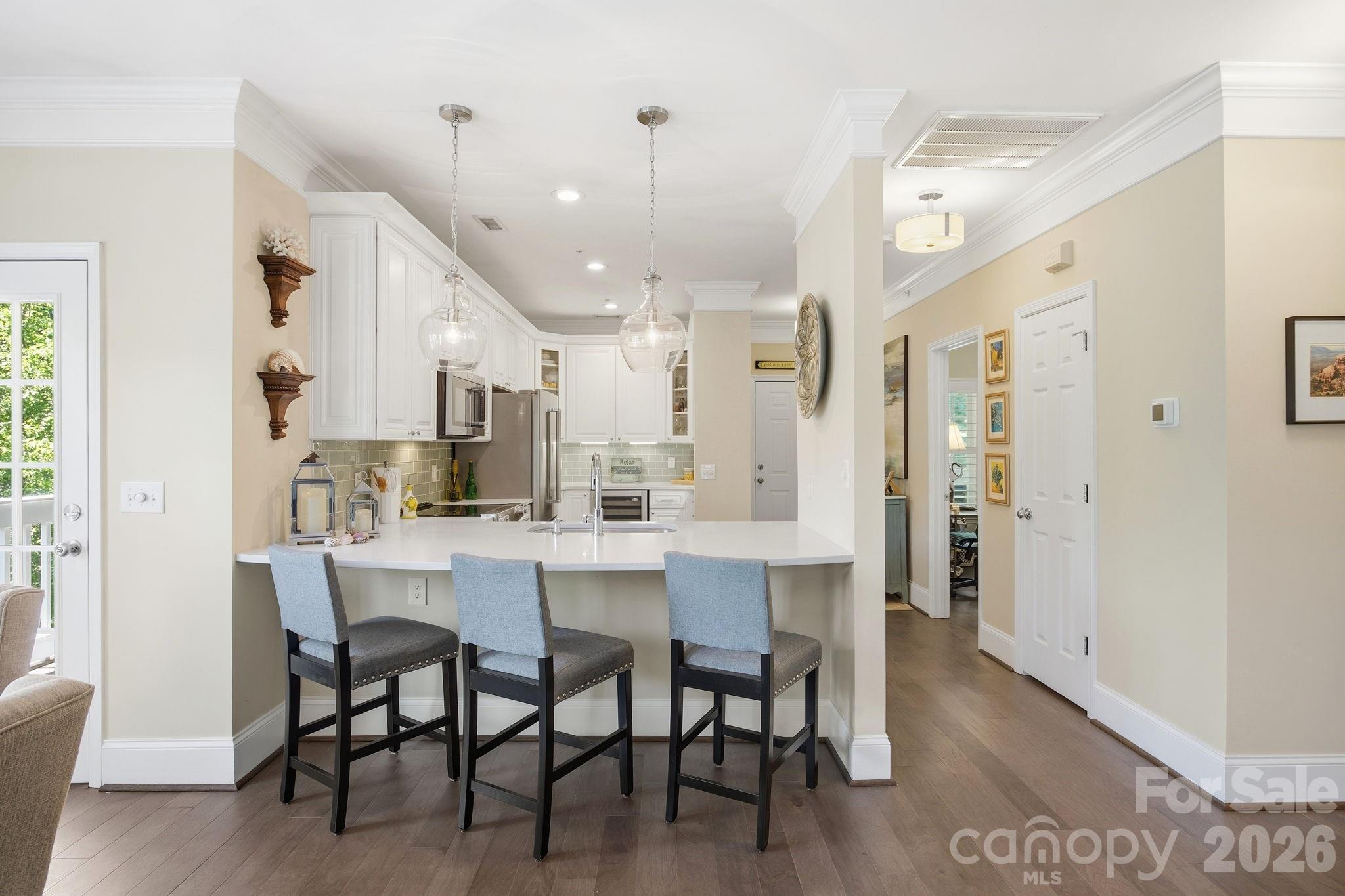 8942 Rosalyn Glen Road