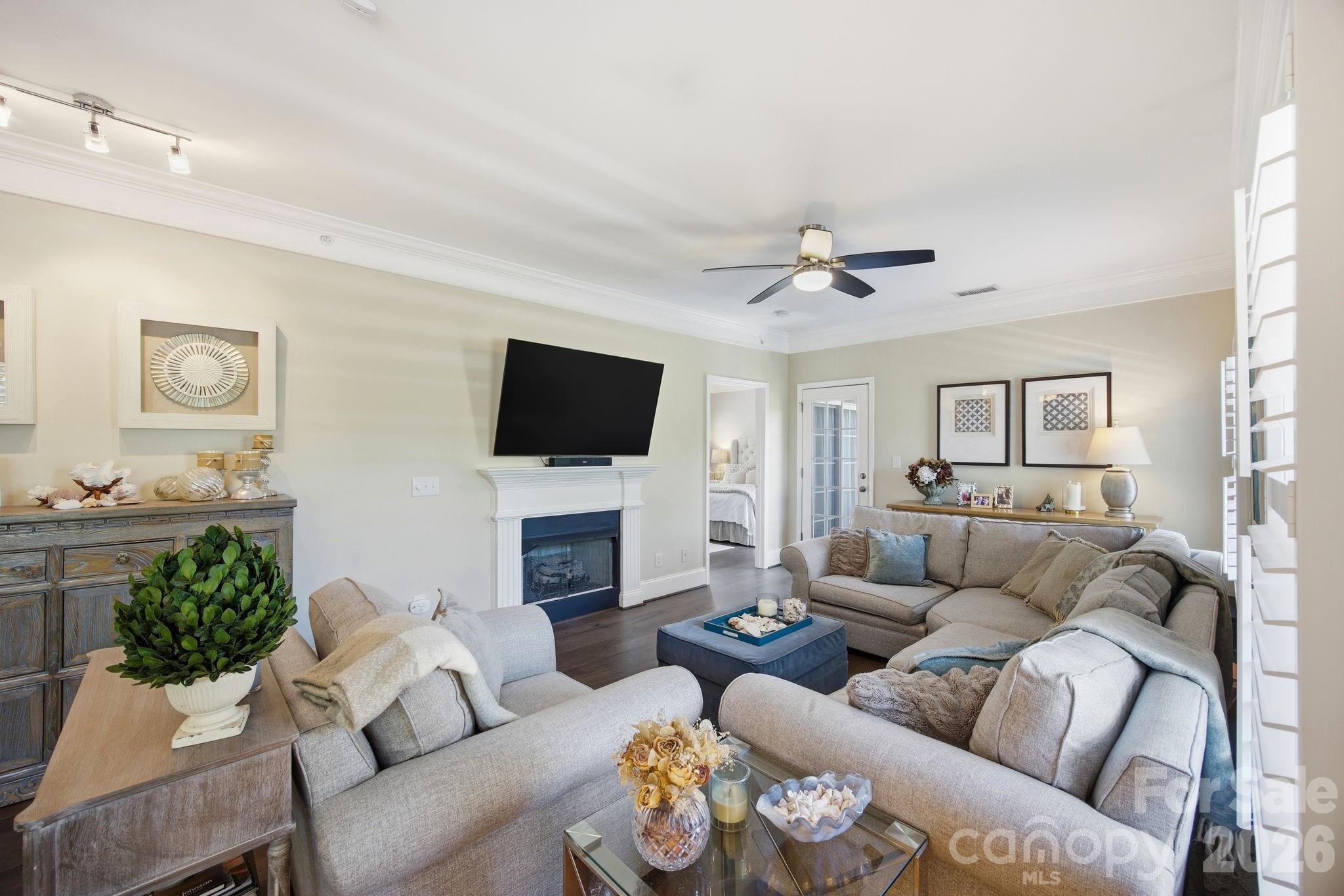 8942 Rosalyn Glen Road Property Photo 15