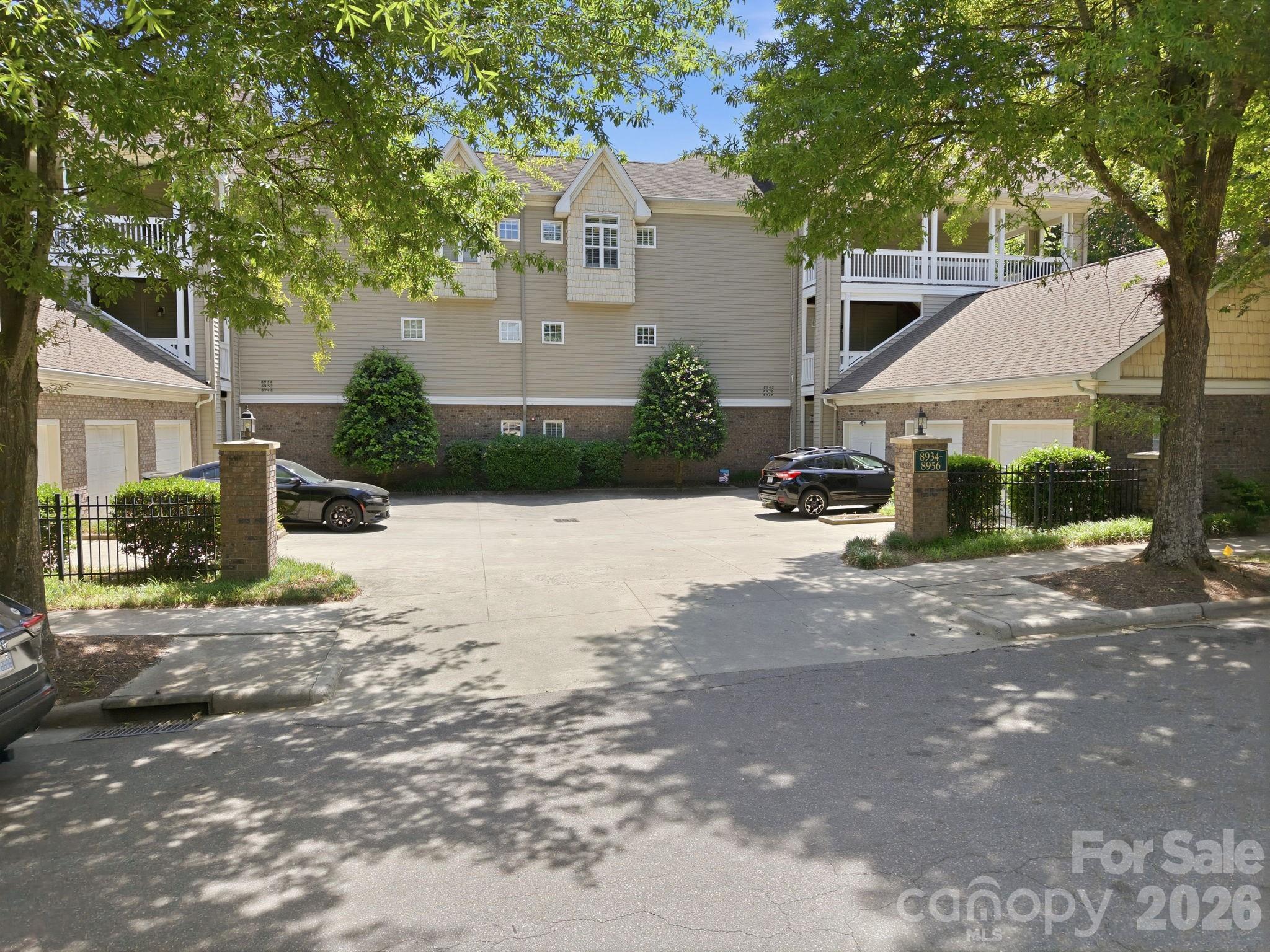 8942 Rosalyn Glen Road Property Photo 42