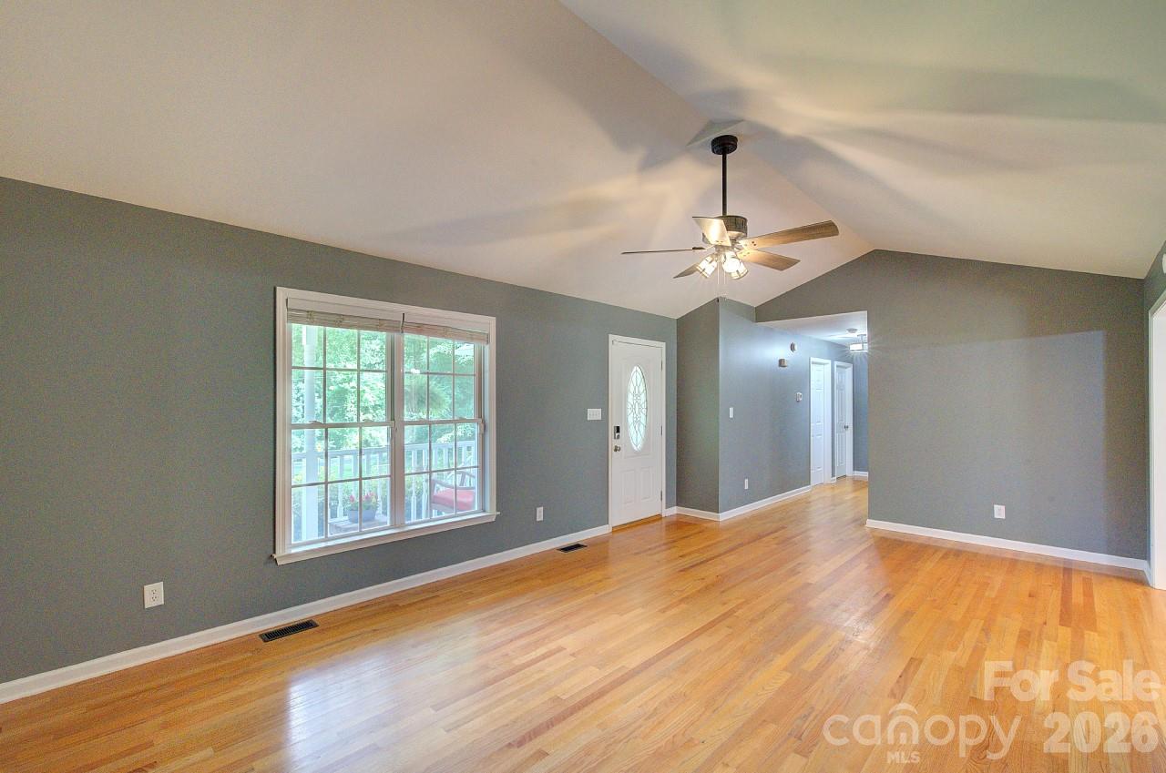 255 Tanager Drive Property Photo 10