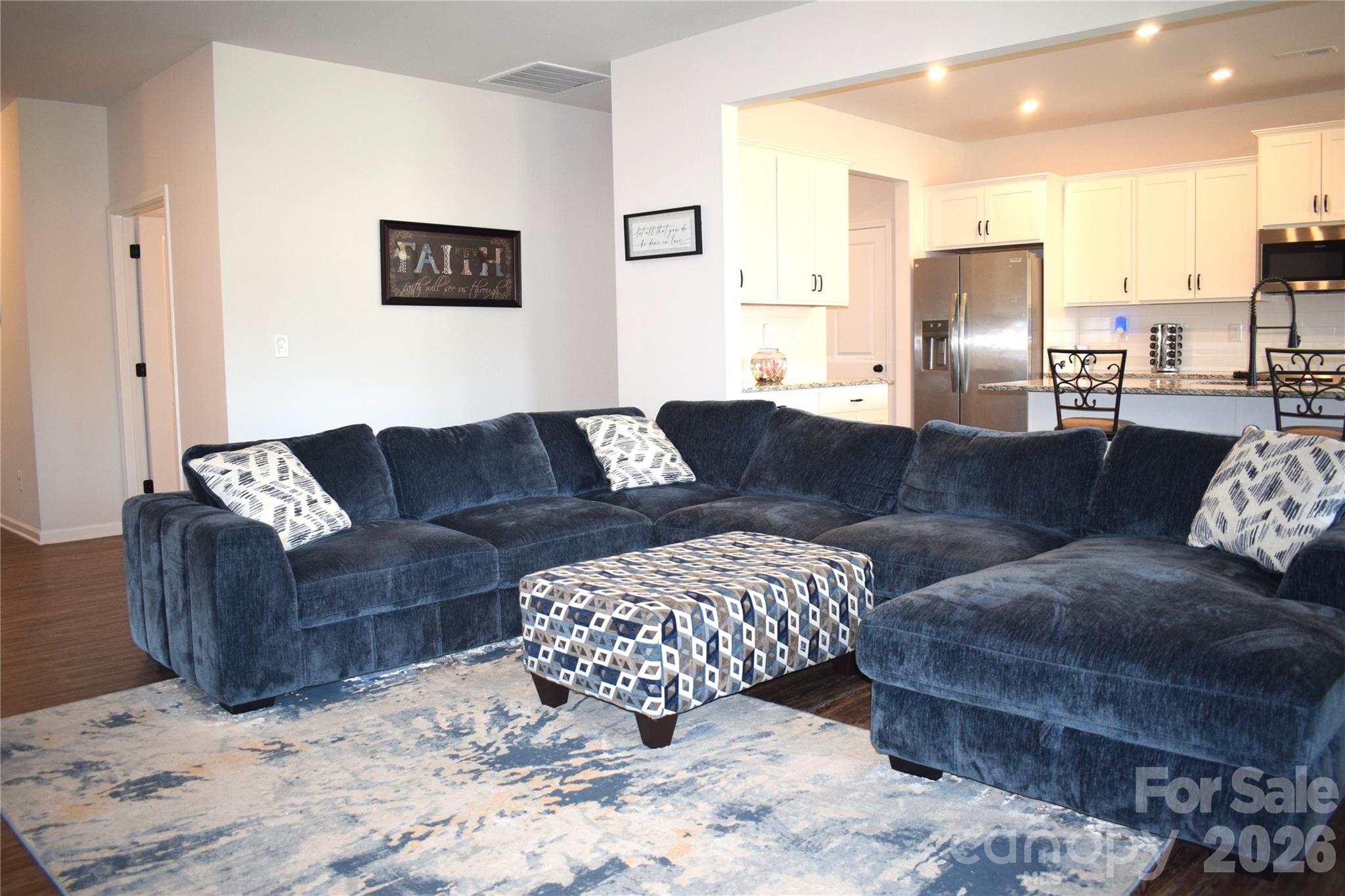 6135 Busch Way Property Photo 4