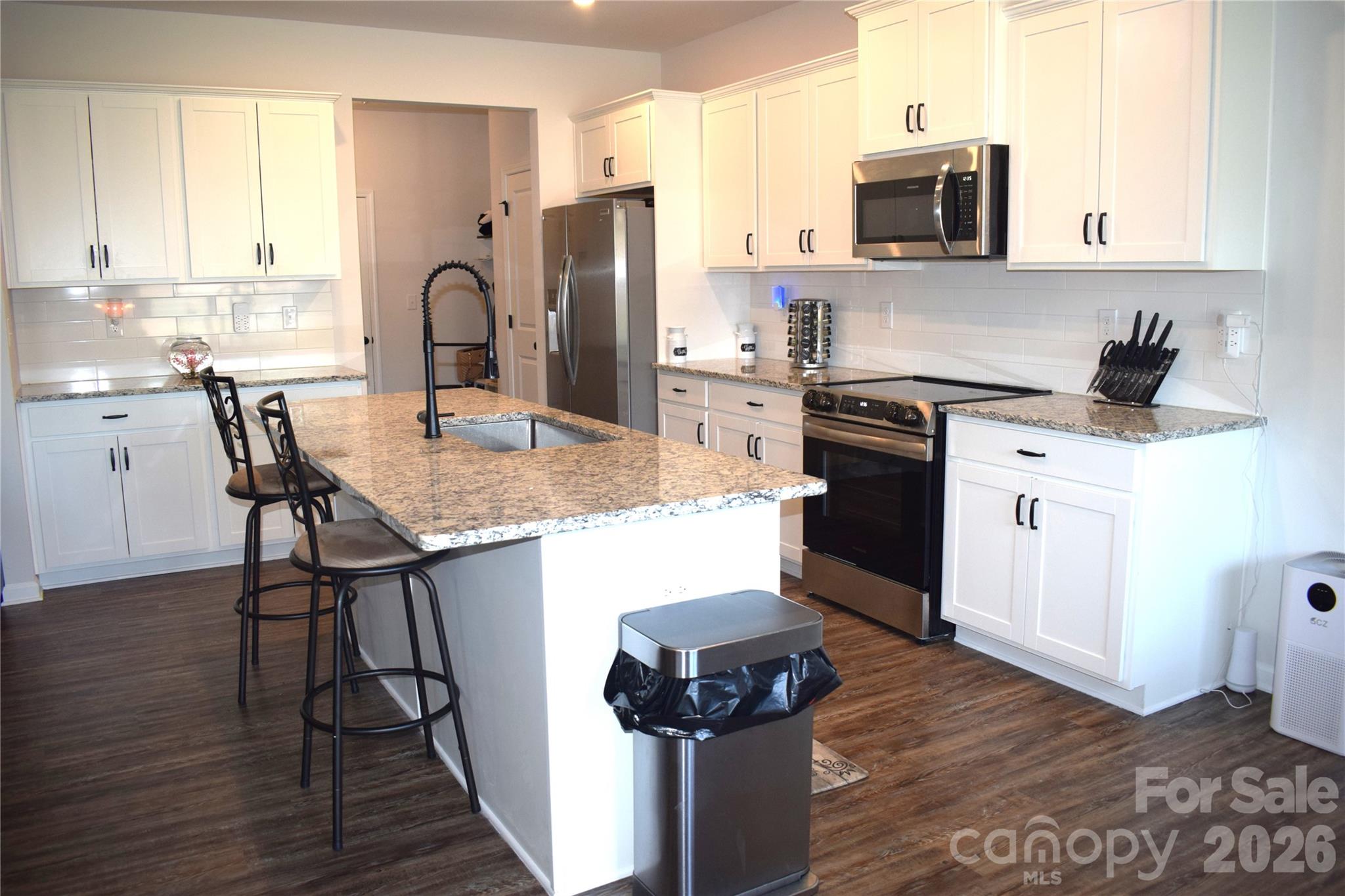 6135 Busch Way Property Photo 6