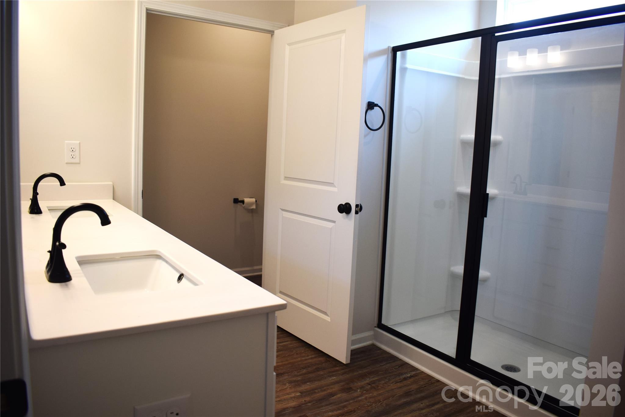 6135 Busch Way Property Photo 7
