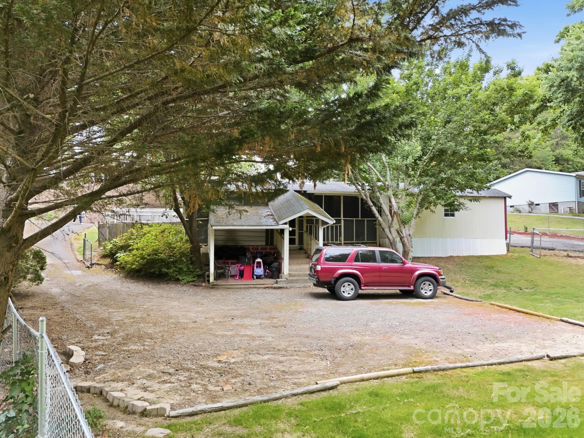 405 Gray Court Property Photo 19