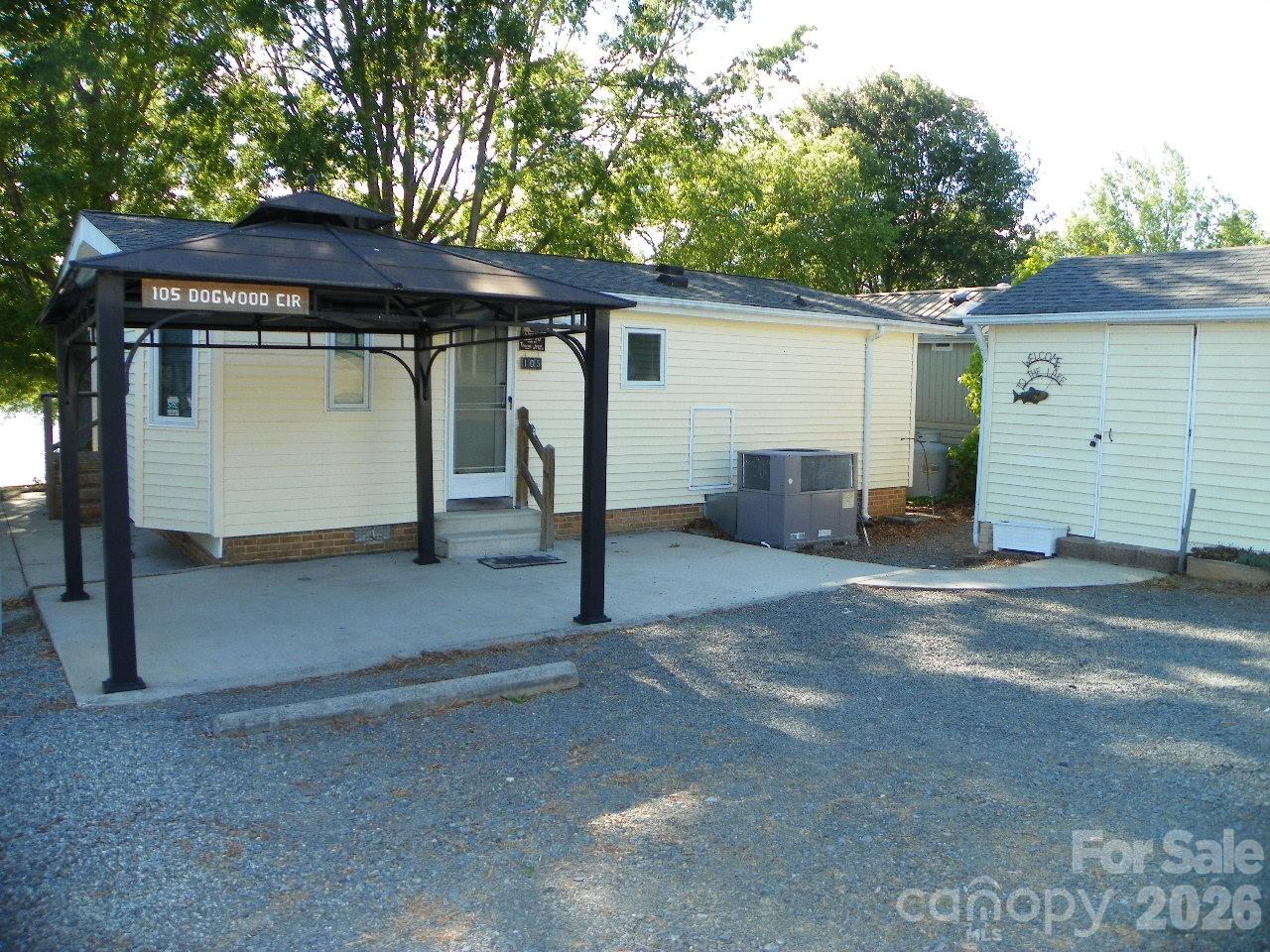 105 Dogwood Circle Property Photo 1