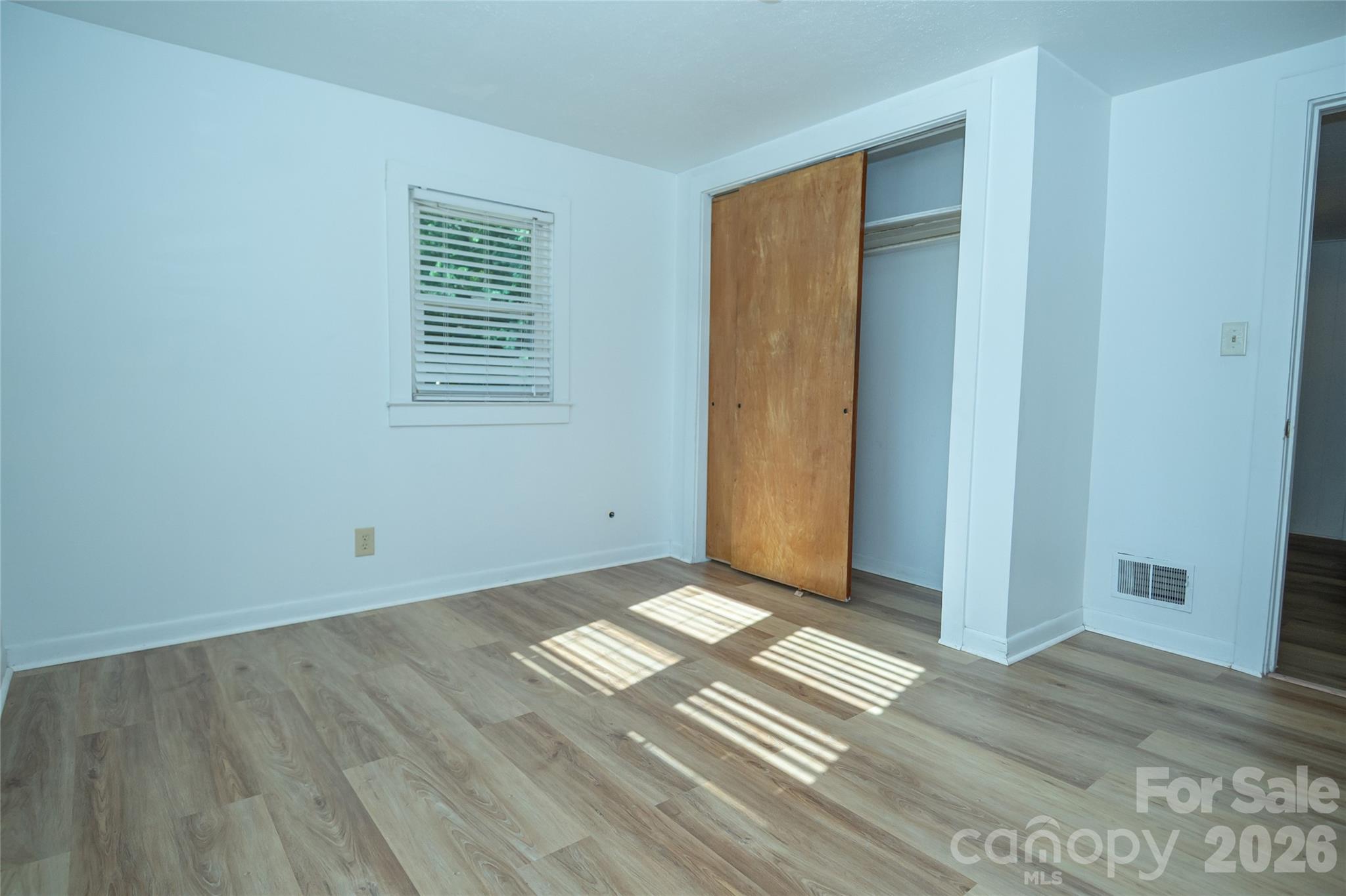 3036 Flat Gap Road Property Photo 7
