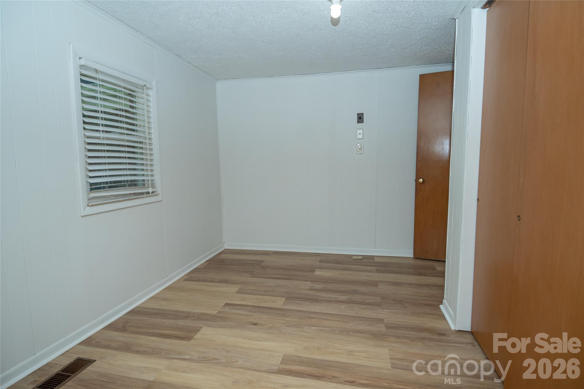 3036 Flat Gap Road Property Photo 8