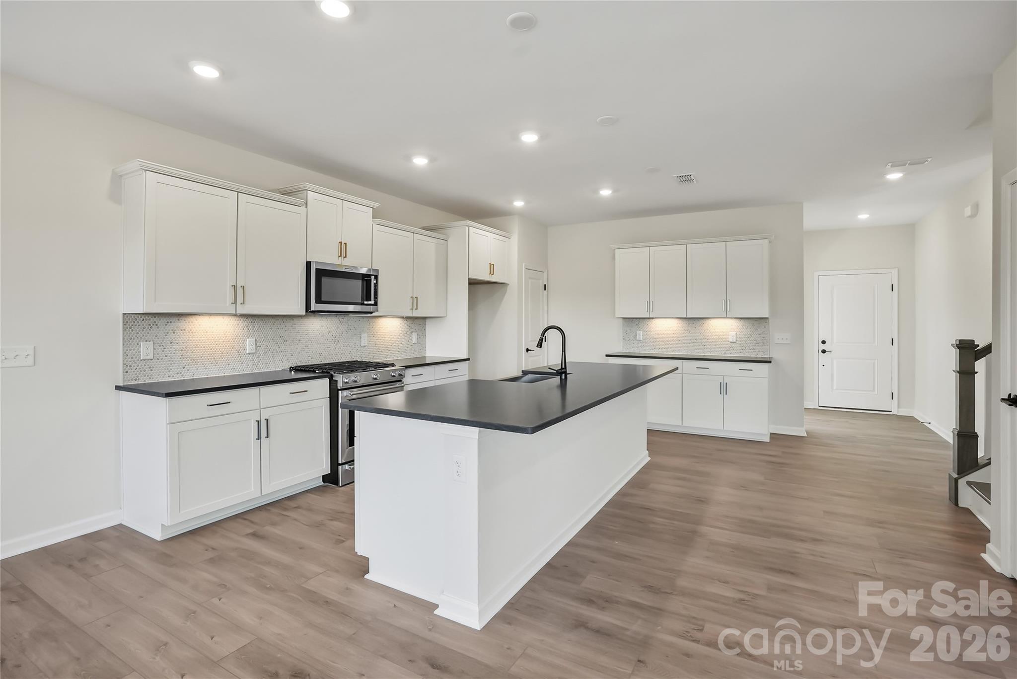 556 Cottage Garden Lane Property Photo 6