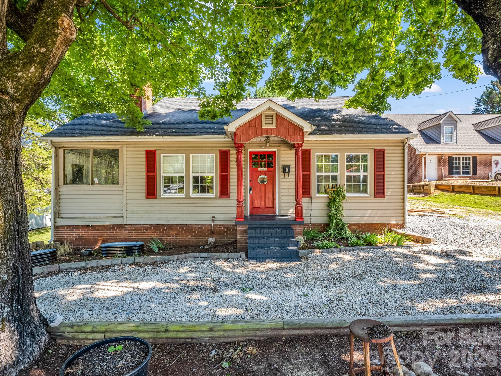 173 Maple Street Property Photo 1