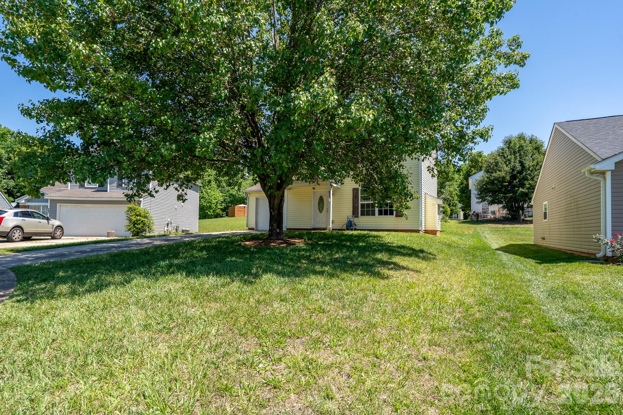 511 Lightspun Lane Property Photo 2