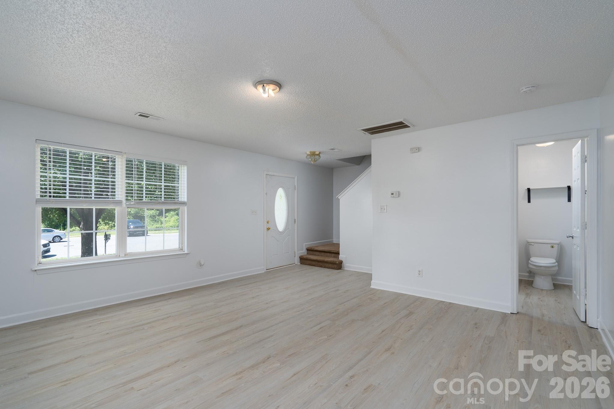 511 Lightspun Lane Property Photo 6