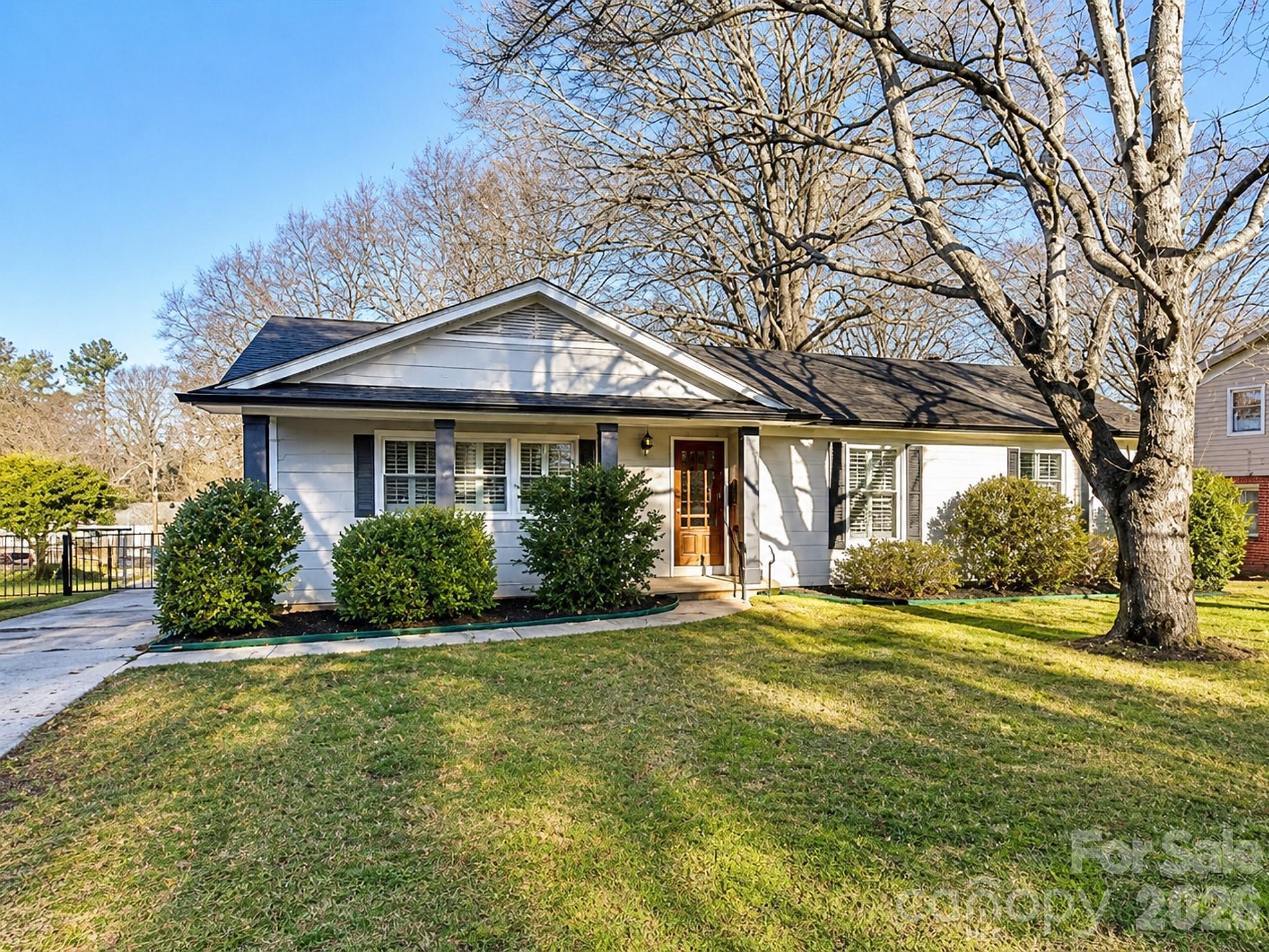 5012 Auburndale Road Property Photo 1