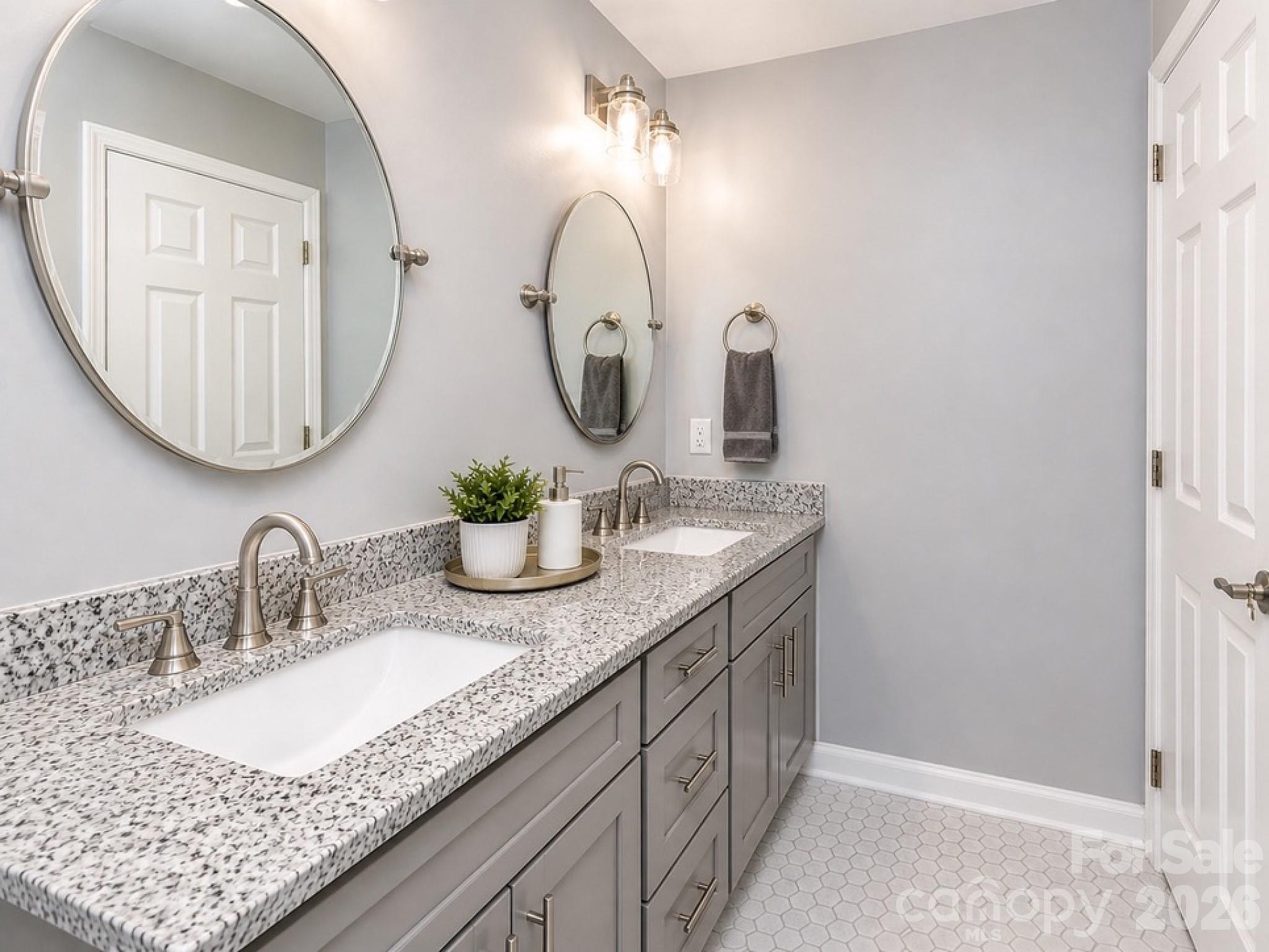 5012 Auburndale Road Property Photo 16