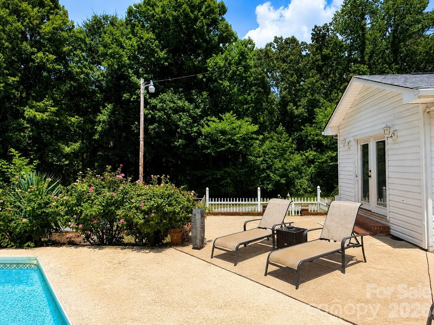 5965 Highway 97 Road Property Photo 8