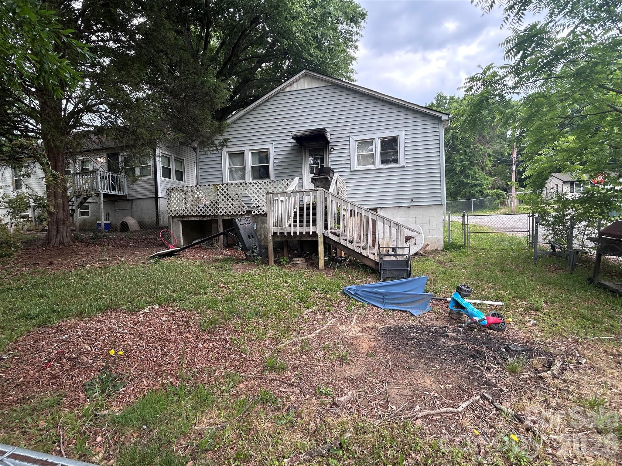 317 S Yates Street Property Photo 15