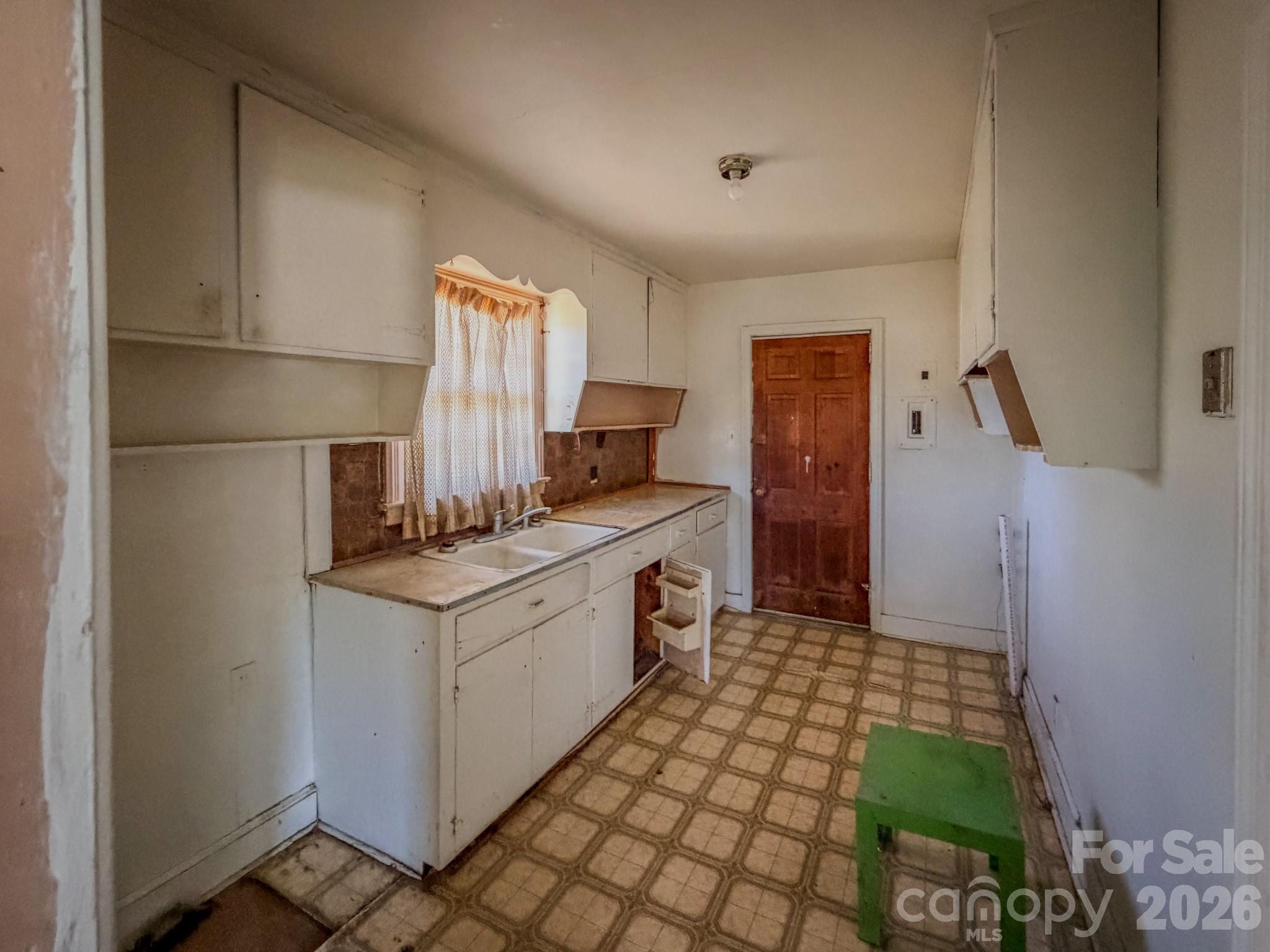 929 Mt Gallant Drive Property Photo 3