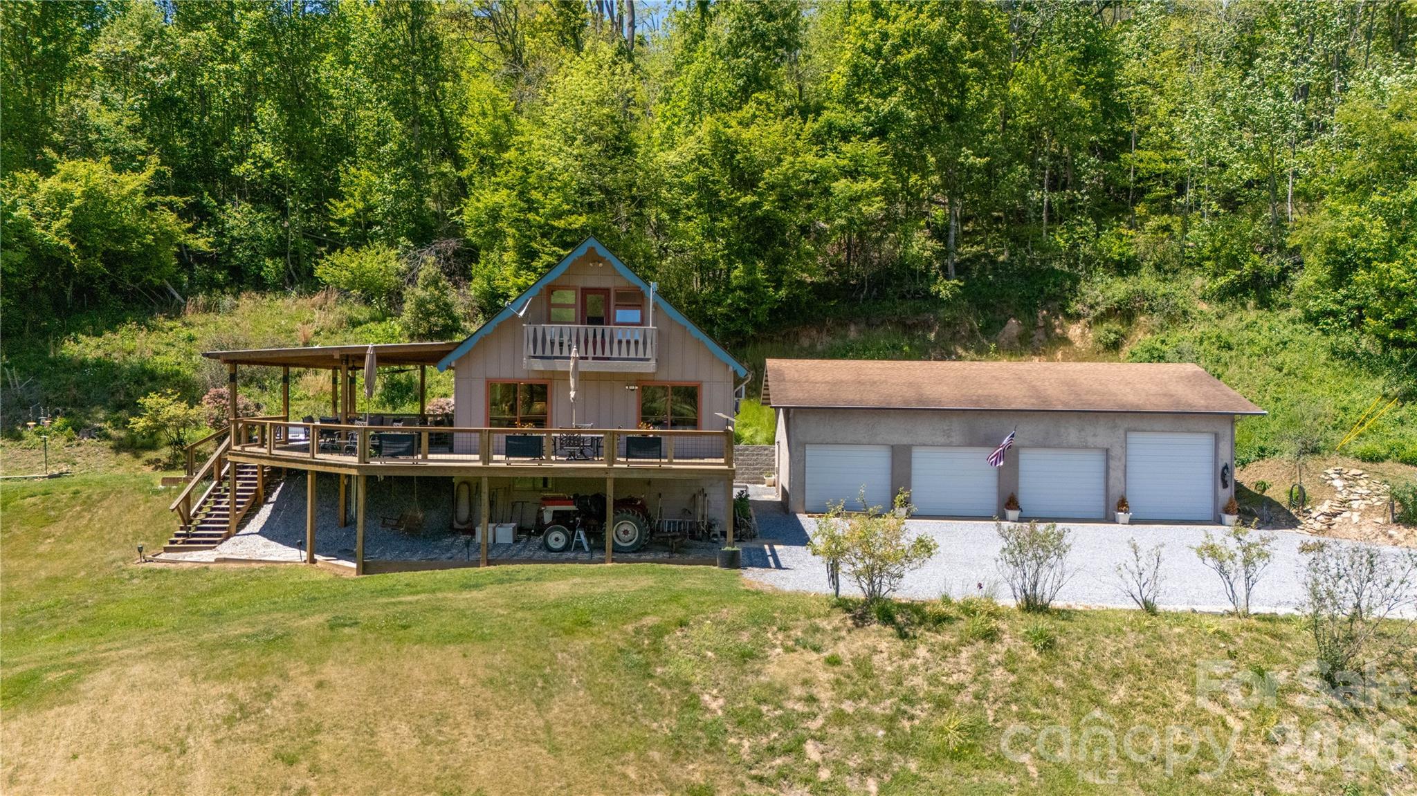 93 Franklin Crest Road Property Photo 3