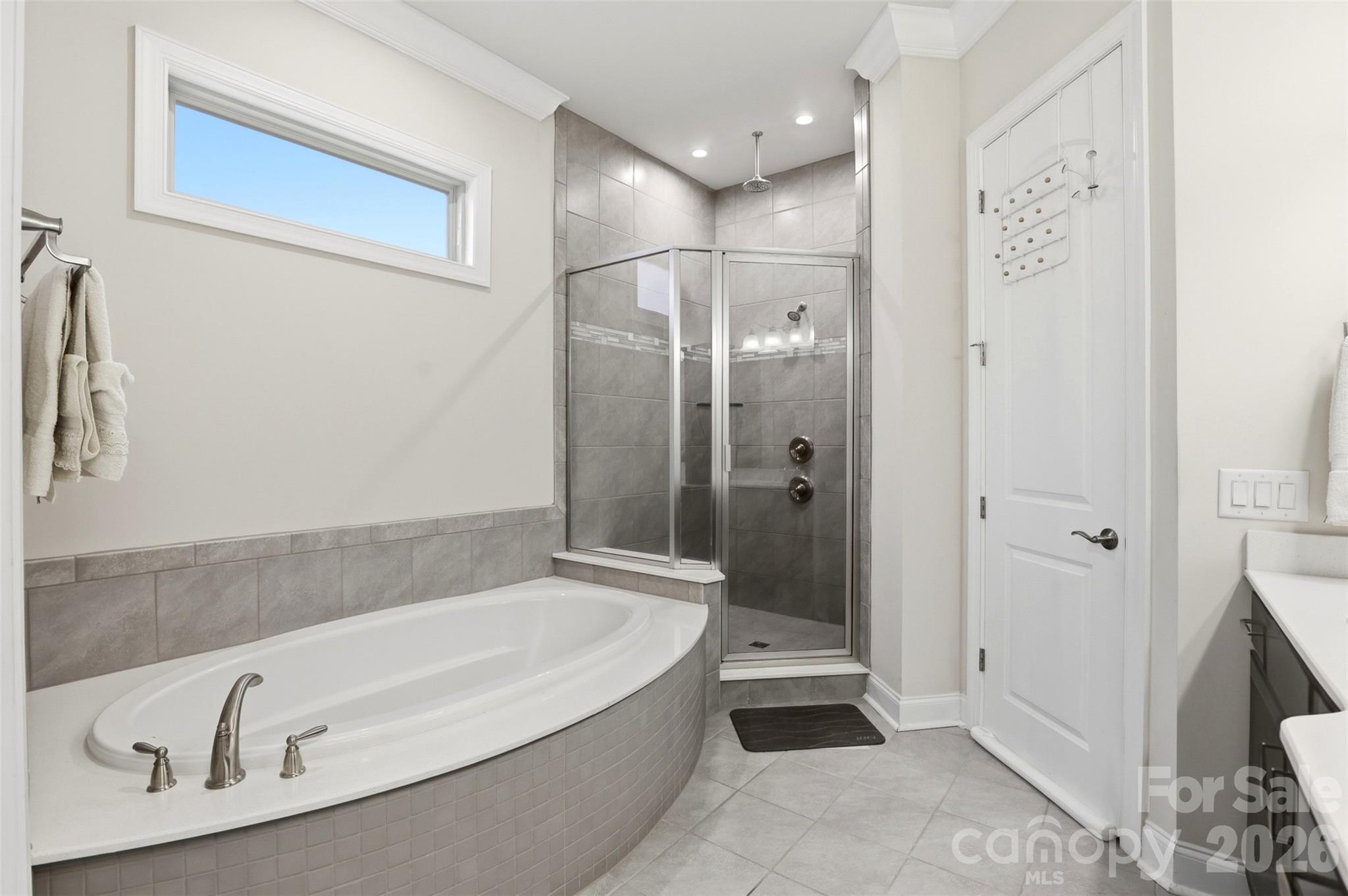 5701 Regal Way Property Photo 13
