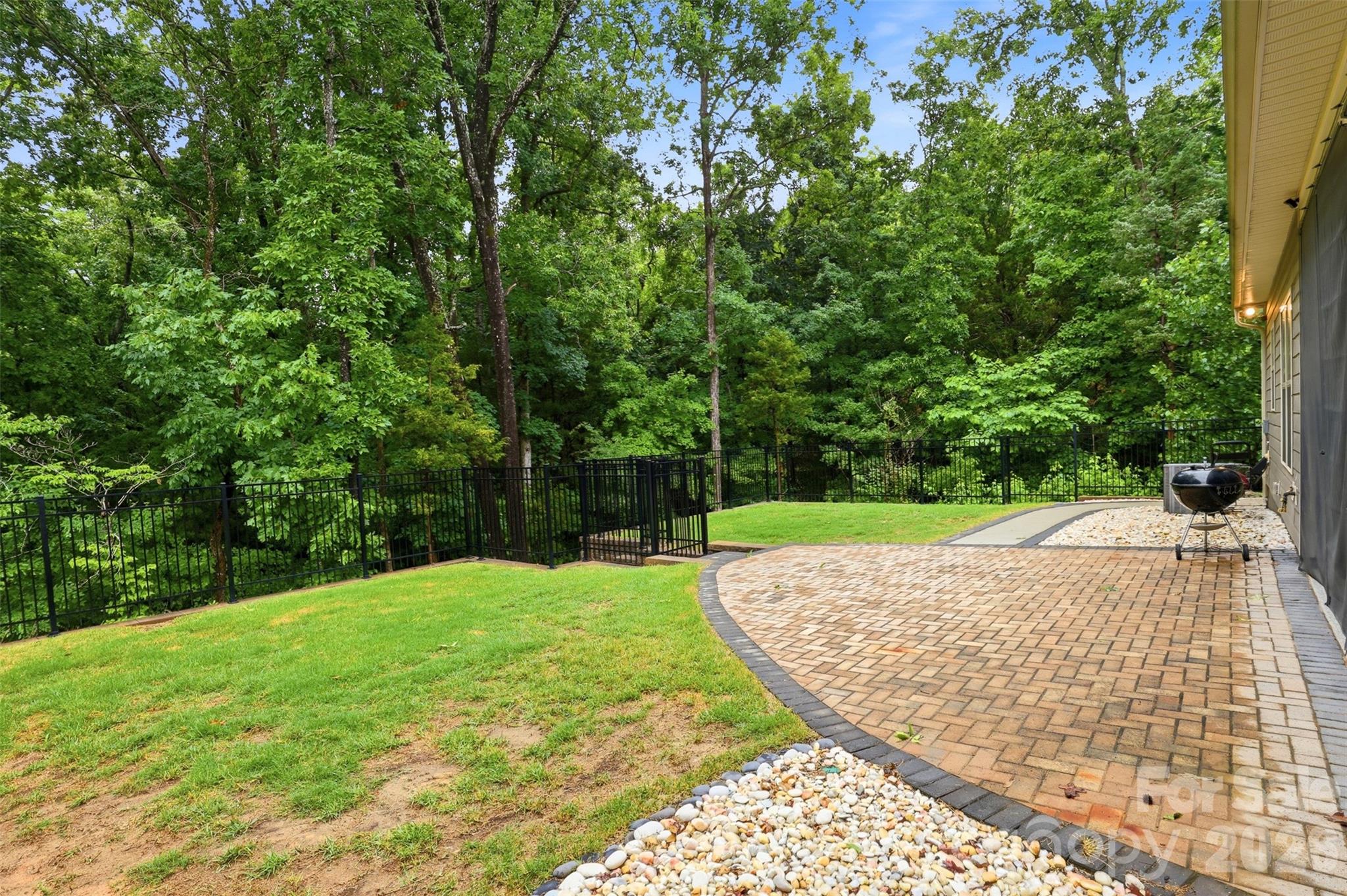 5701 Regal Way Property Photo 33