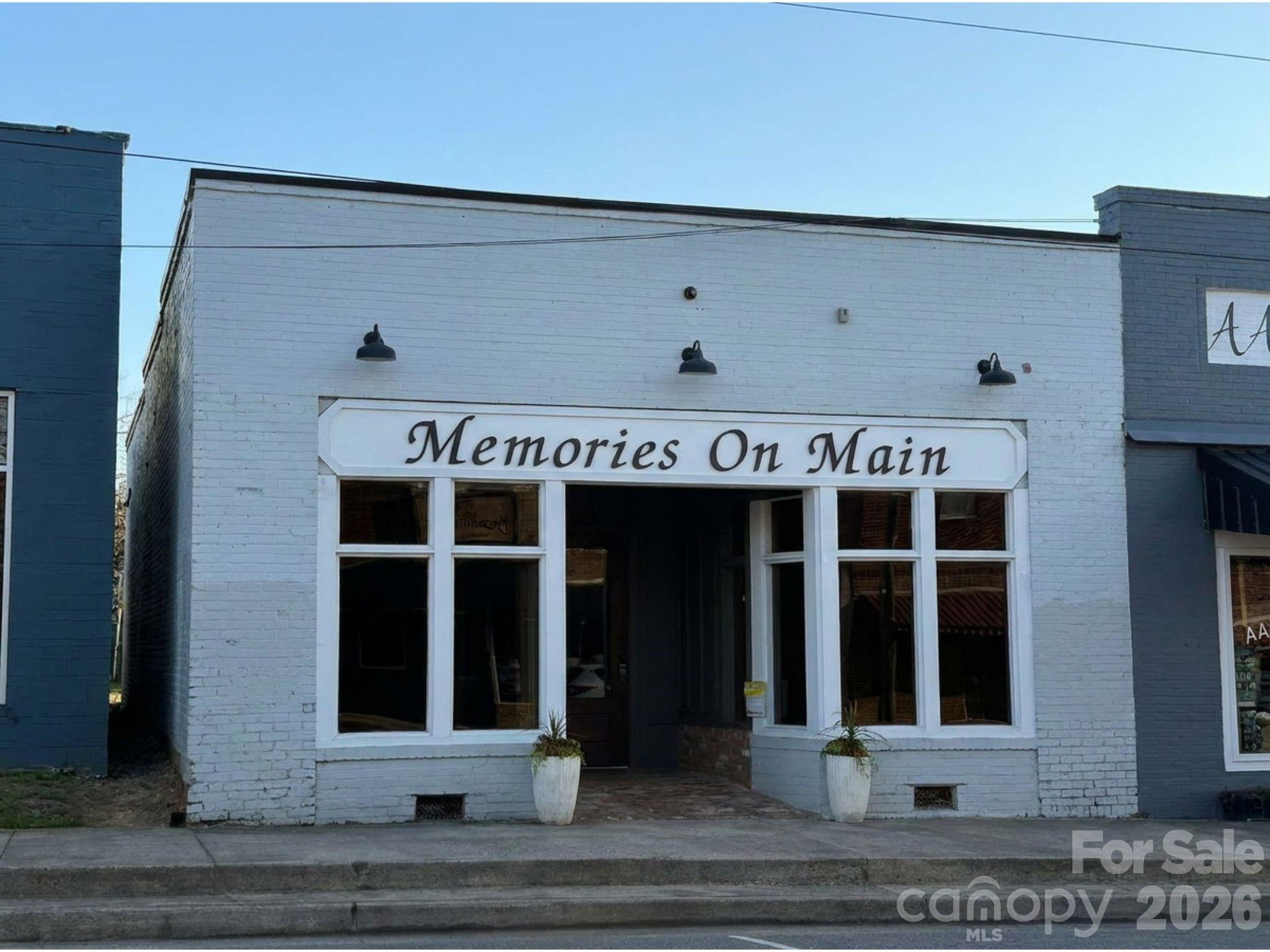 28 E Main Street Property Photo 1