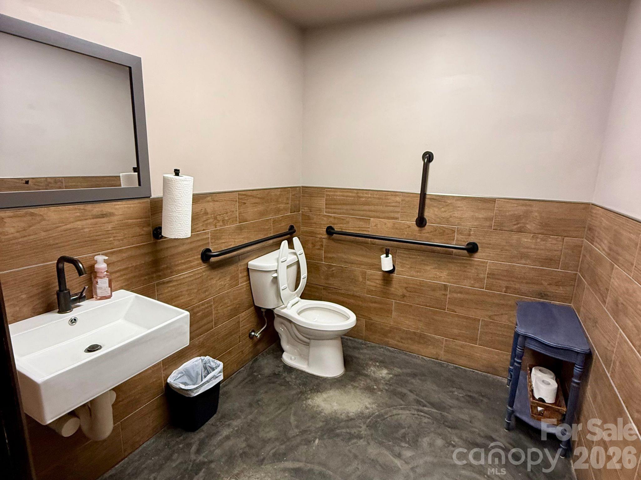 28 E Main Street Property Photo 11