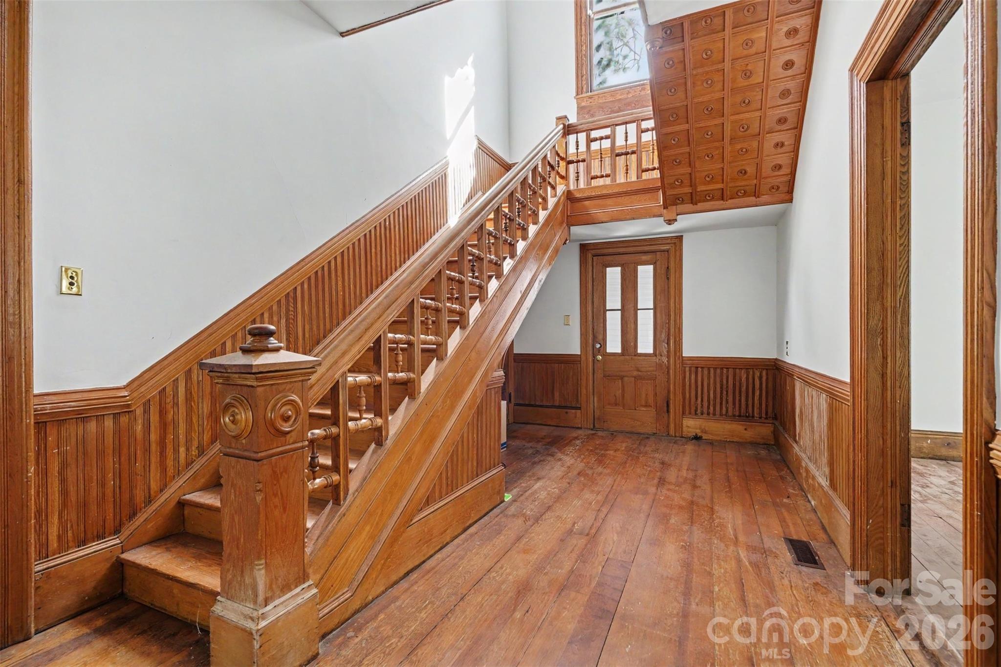 404 W Kerr Street Property Photo 6