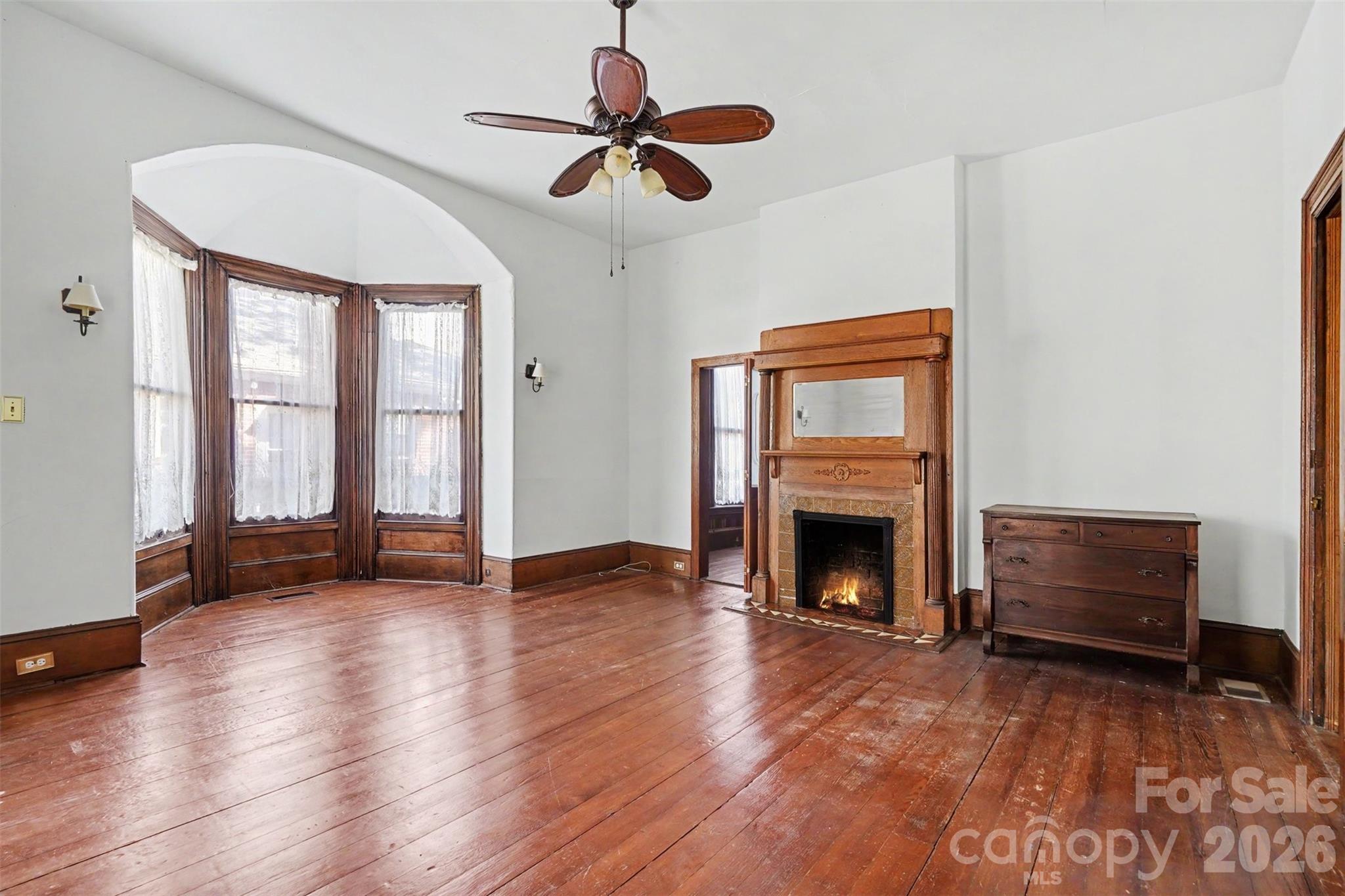404 W Kerr Street Property Photo 9